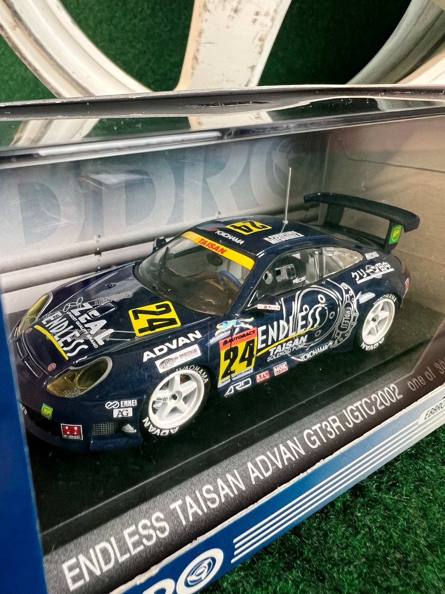 ENDLESS - 2004 Porsche 911 JGTC #26 Centerlock Race Wheel and Goods Set
