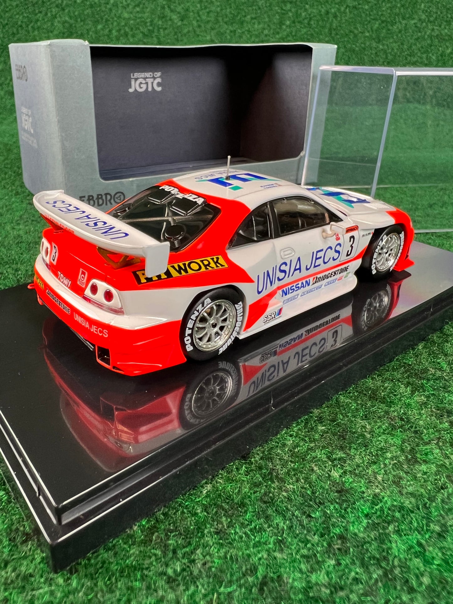EBBRO Legends of JGTC - 1998 Unisia JECS Nissan Skyline R33 GTR 1/43 Scale Diecast