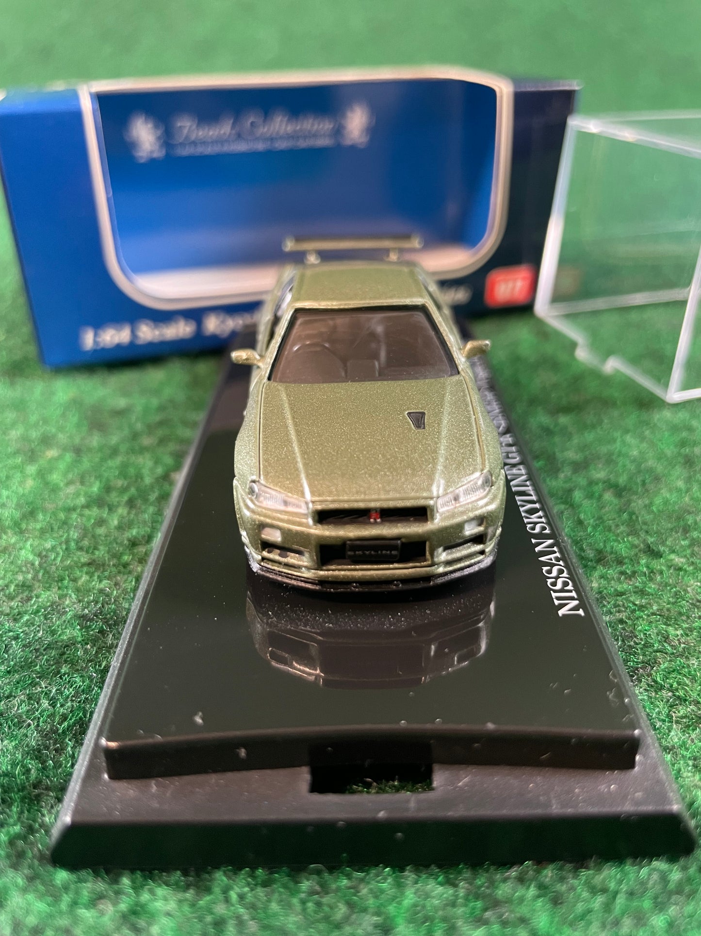KYOSHO - Beads Collection Millennium Jade Nissan Skyline R34 VSPEC II Nur GT-R 1/64 Scale Diecast
