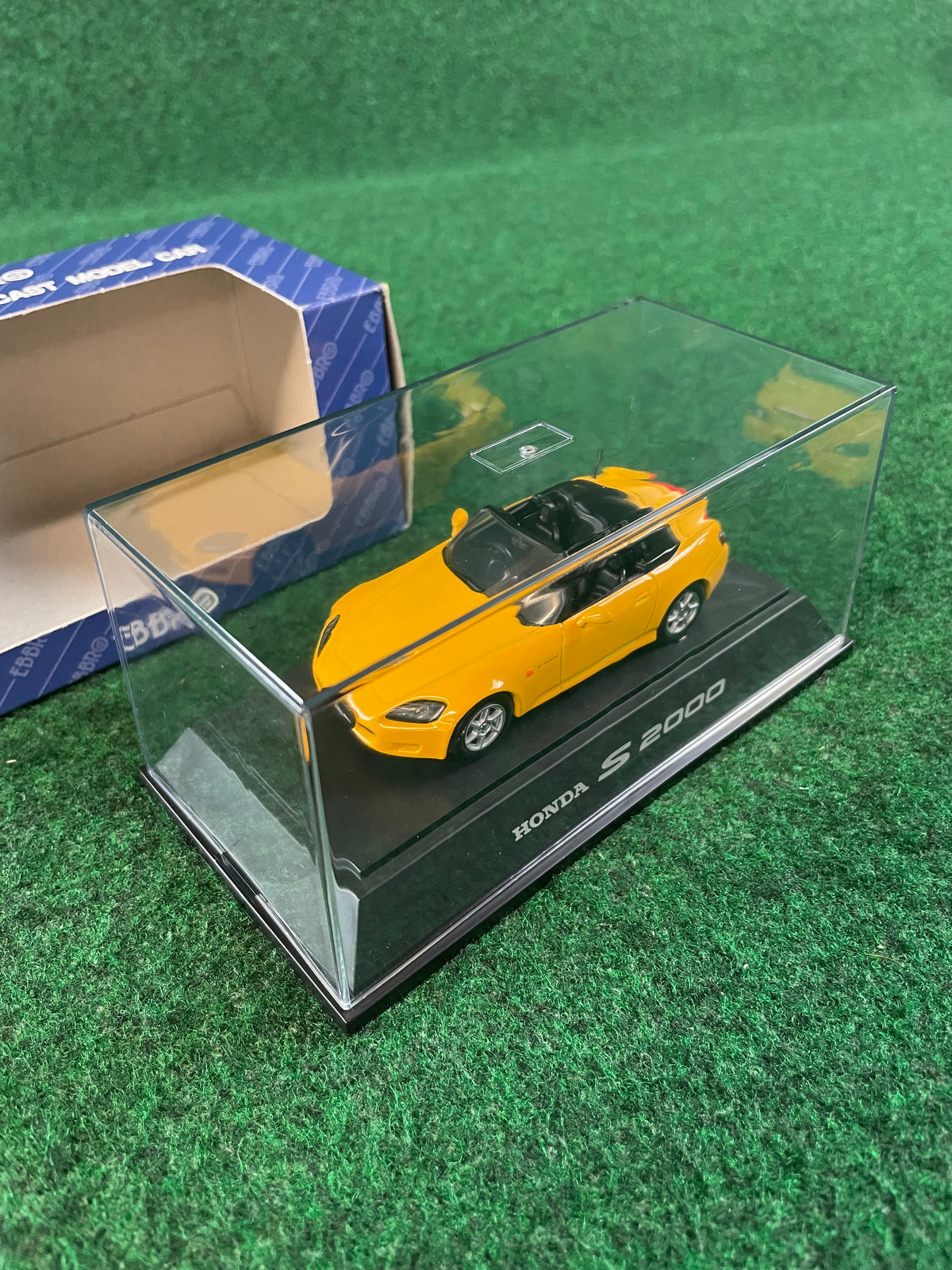 EBBRO 1999 Honda S2000 (Indy Yellow Pearl) 1/43 Scale Diecast