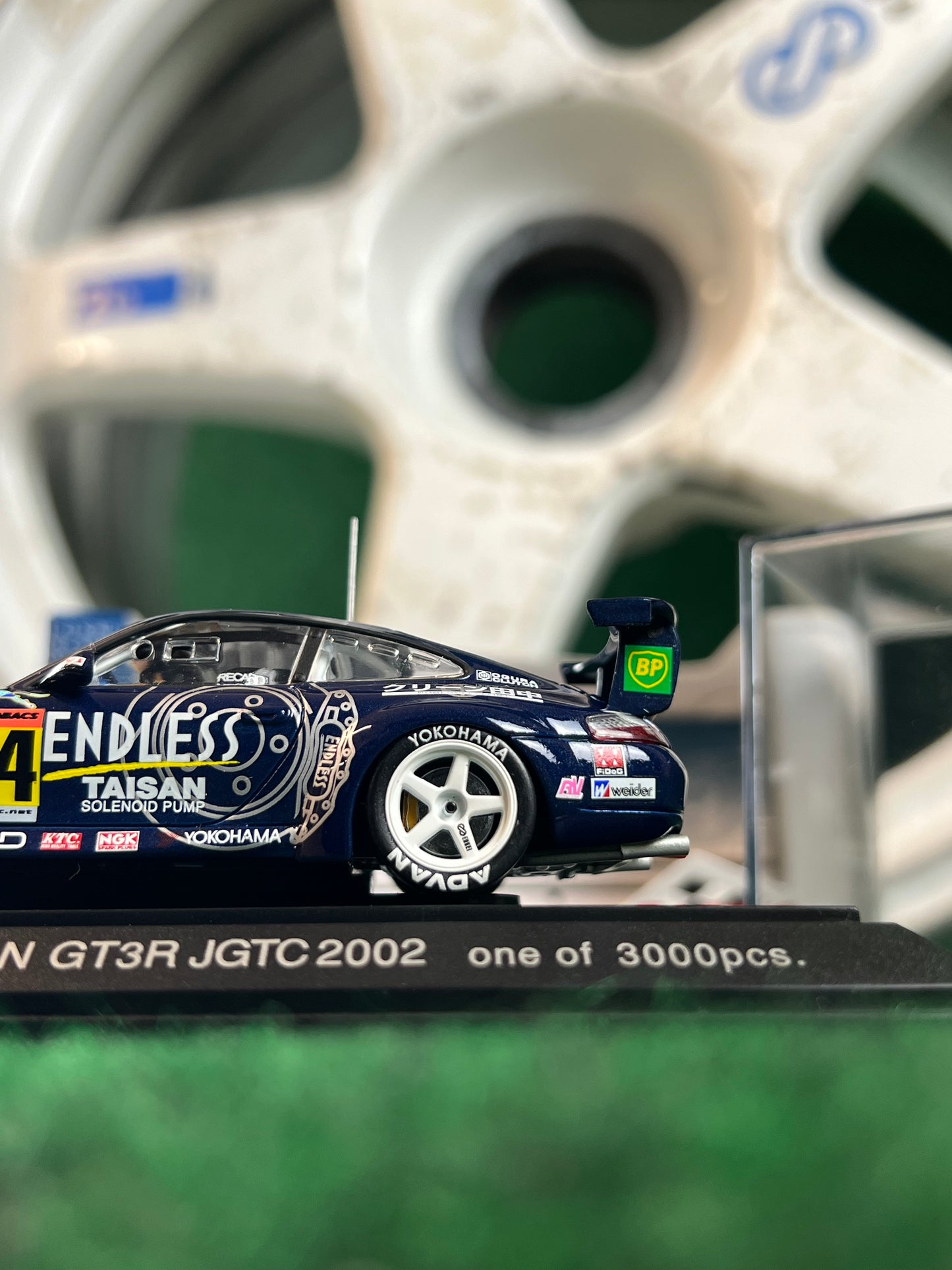 ENDLESS - 2004 Porsche 911 JGTC #26 Centerlock Race Wheel and Goods Set