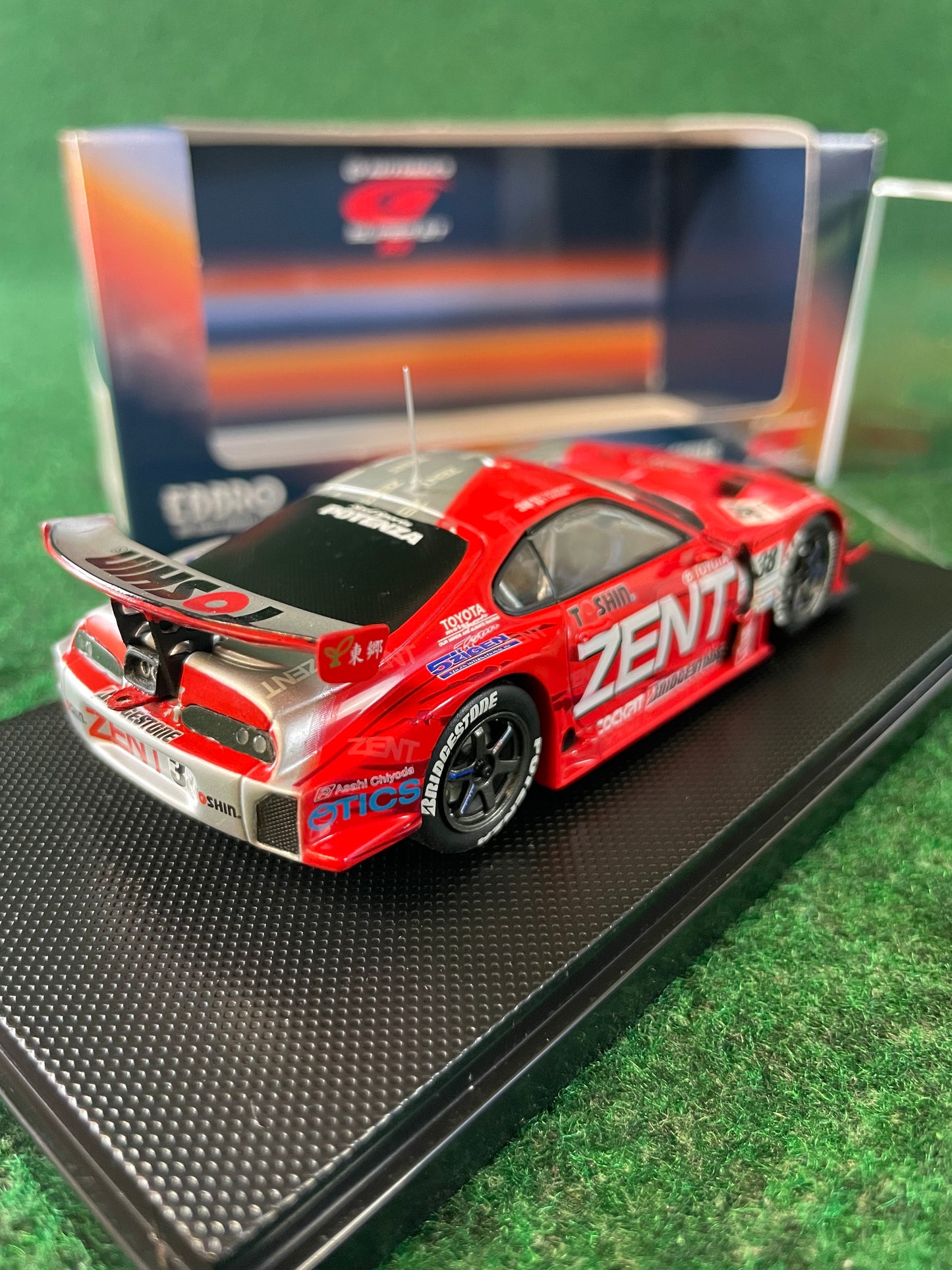 EBBRO - ZENT CERUMO 2005 Toyota Supra GT500 SuperGT No.38 1/43 Scale Diecast