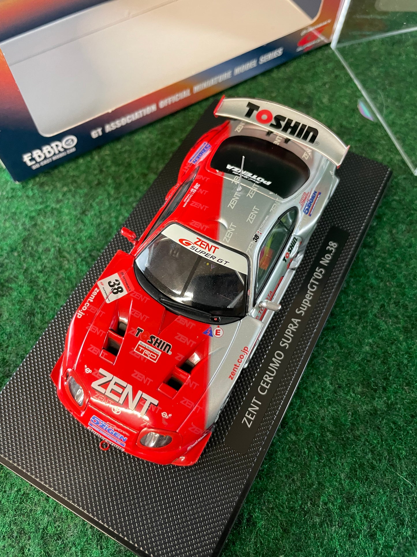 EBBRO - ZENT CERUMO 2005 Toyota Supra GT500 SuperGT No.38 1/43 Scale Diecast