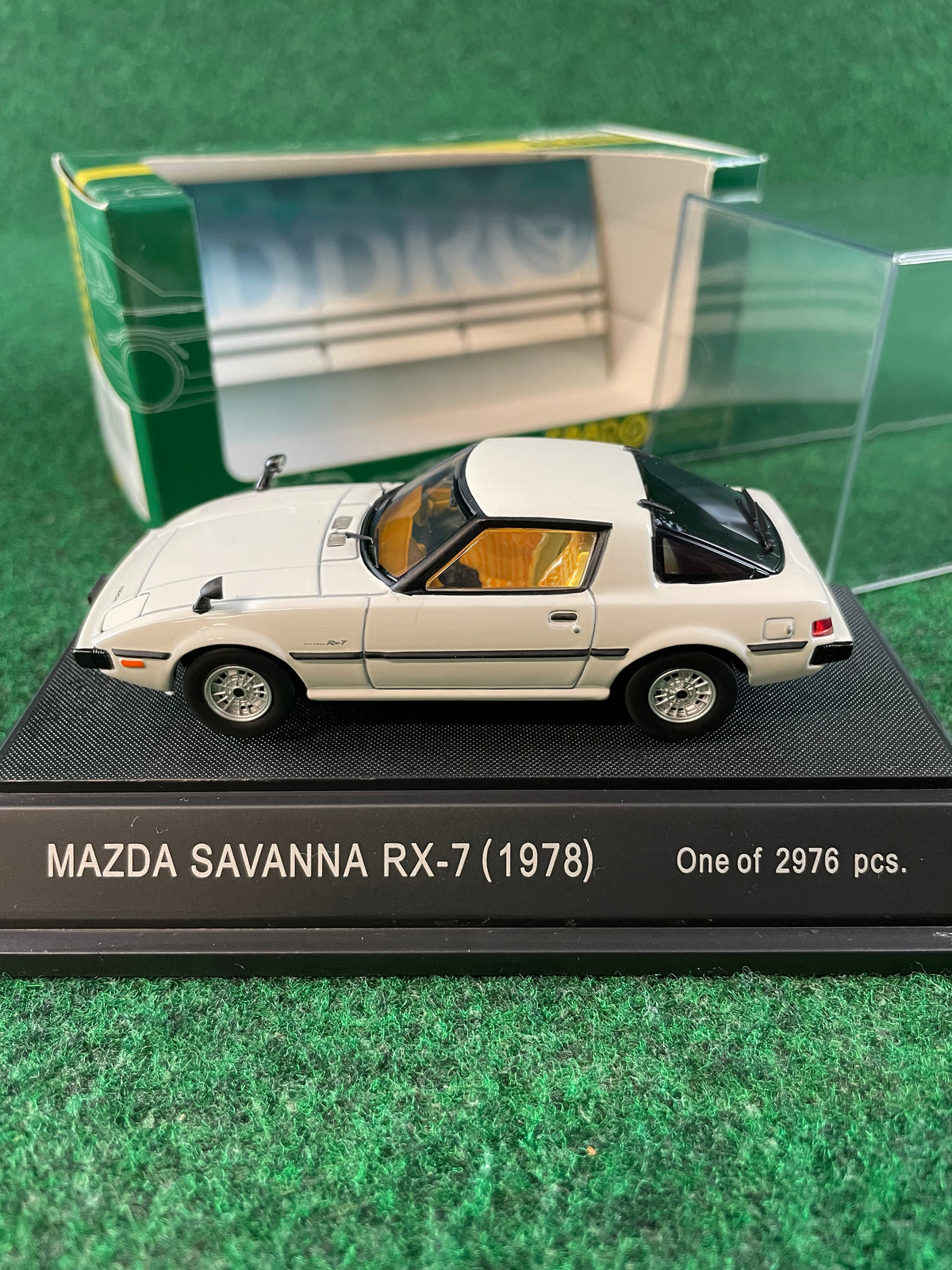 EBBRO Oldies - Mazda Savanna RX-7 1/43 Scale Diecast