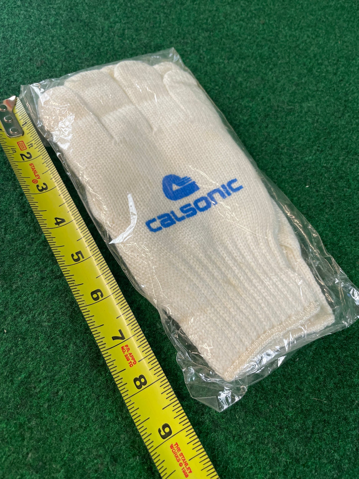 Calsonic Racing Team - Blue & White Vintage Knit Work Gloves Set