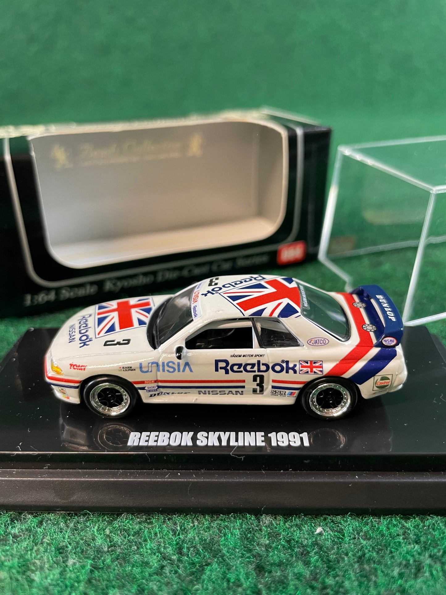 KYOSHO - Beads Collection 1990 & 1991 Reebok Nissan Skyline R32 GT-R 1/64 Scale Diecast Set