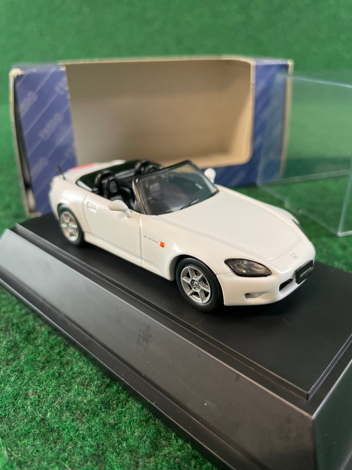EBBRO 1999 Honda S2000 (Grand Prix White) 1/43 Scale Diecast