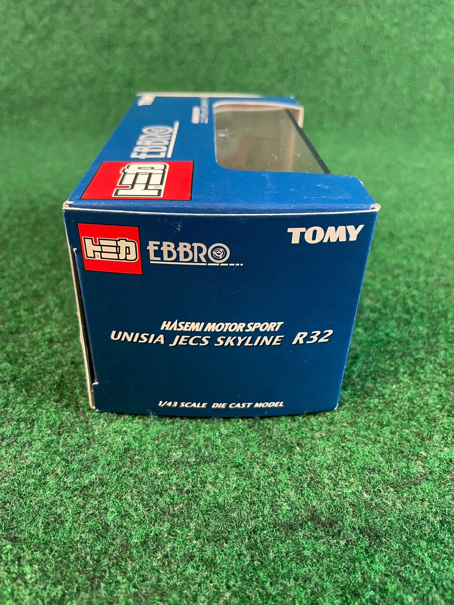 EBBRO Tomy - Hasemi Motor Sport Unisia JECS Group A Nissan Skyline R32 GT-R Diecast