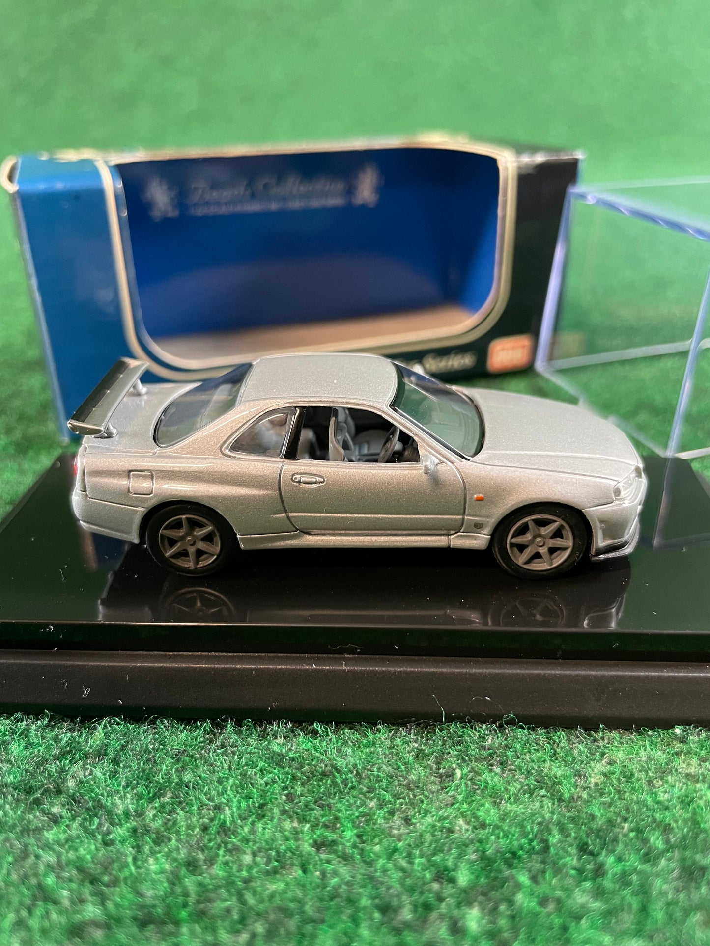 KYOSHO - Beads Collection Silver 1999 Nissan Skyline R34 GT-R 1/64 Scale Diecast