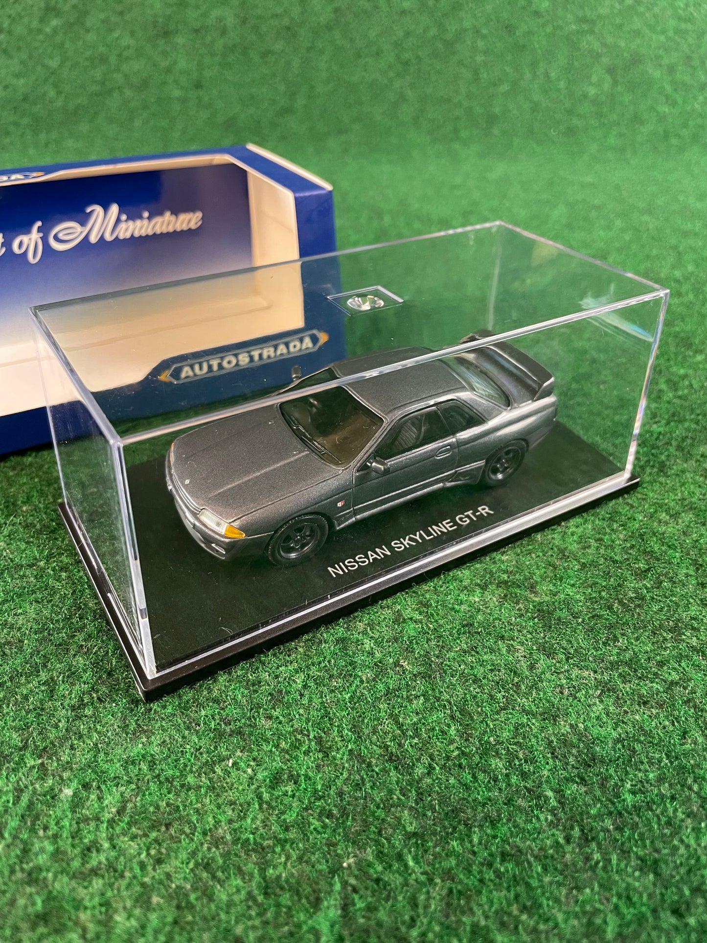 Autostrada - Nissan Skyline R32 GT-R (Gunmetal Gray) 1/43 Scale Diecast