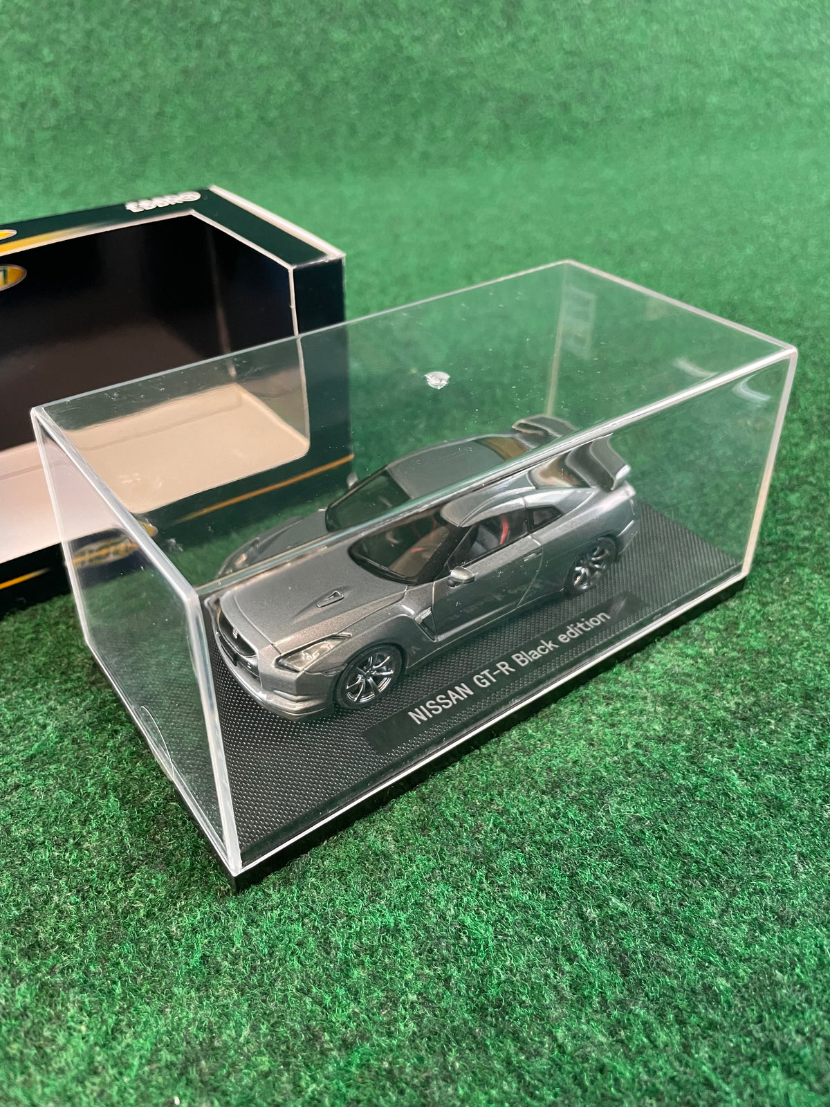 EBBRO HOT - Nissan R35 GT-R Black Edition Grey 1/43 Scale Diecast
