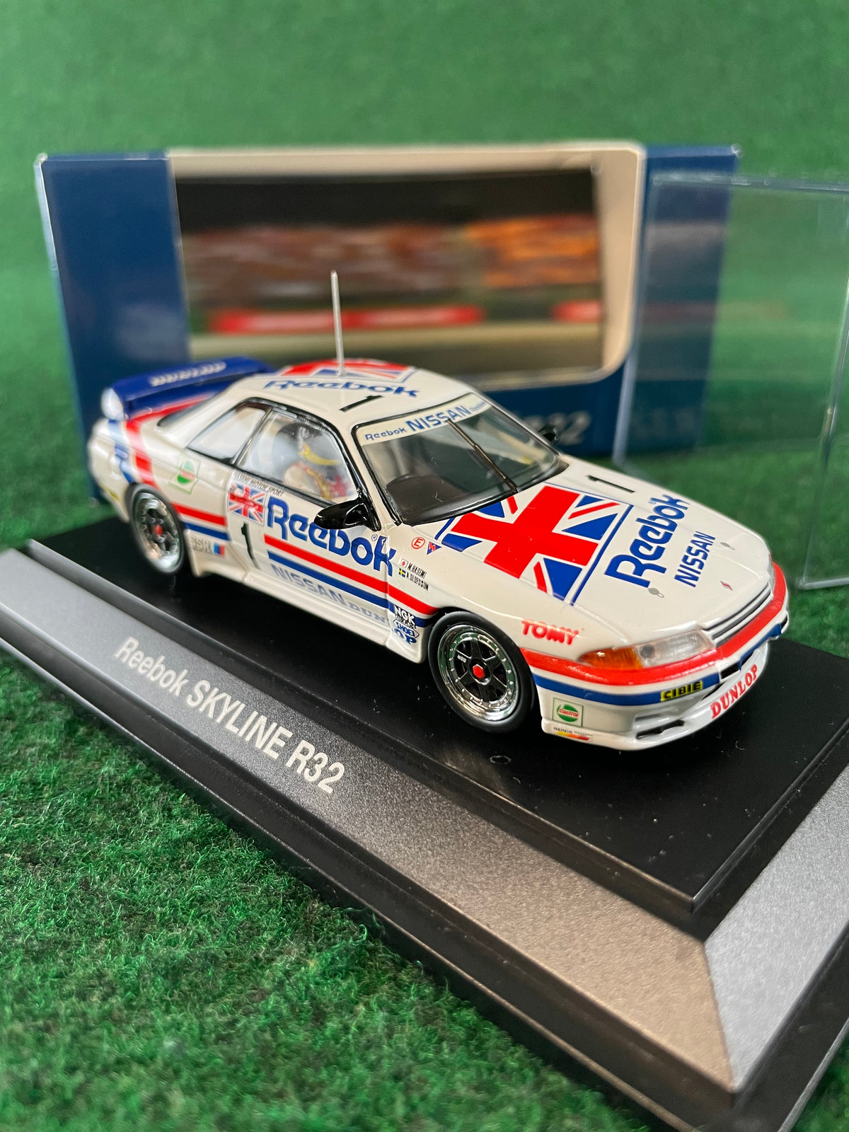 EBBRO TOMY Hasemi Motor Sport Reebok Nissan Skyline R32 GTR 1/43 Diecast