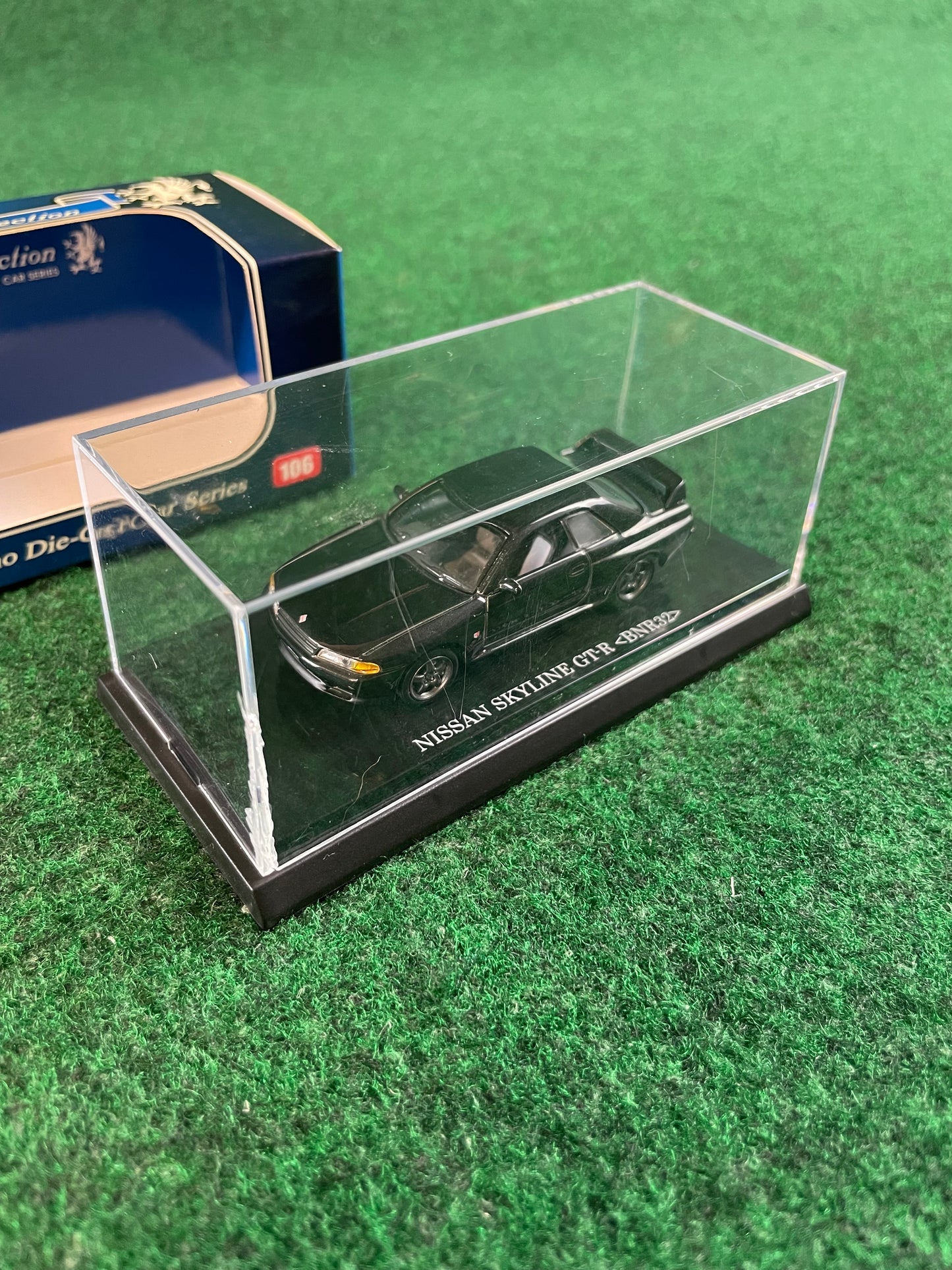 KYOSHO - Beads Collection Black Nissan Skyline R32 GT-R 1/64 Scale Diecast