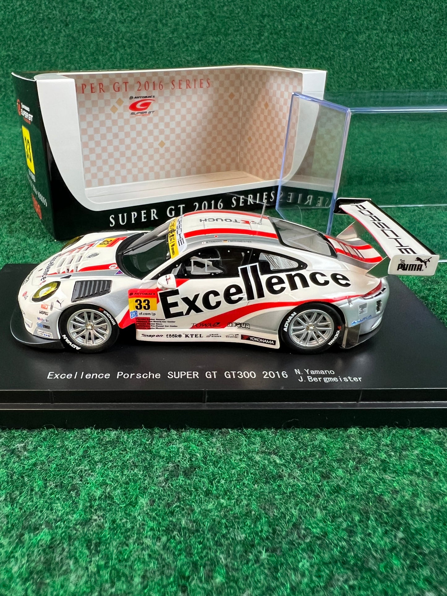 EBBRO - SUPER GT 2016 Excellence Porsche 911 GT300 No. 33 1/43 Scale Diecast