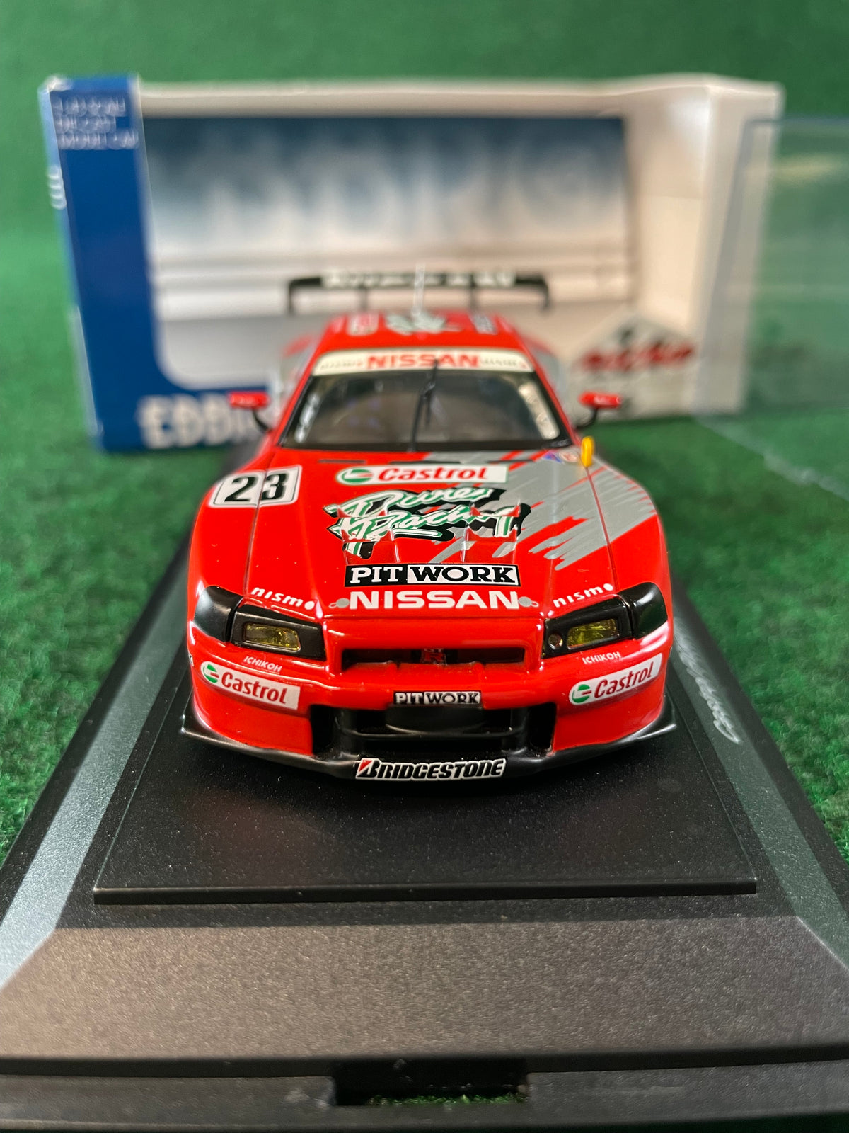 EBBRO Racing Car Collection - 2002 Castrol Pitwork Nissan Skyline R34 GT-R VQ 1/43 Scale Diecast