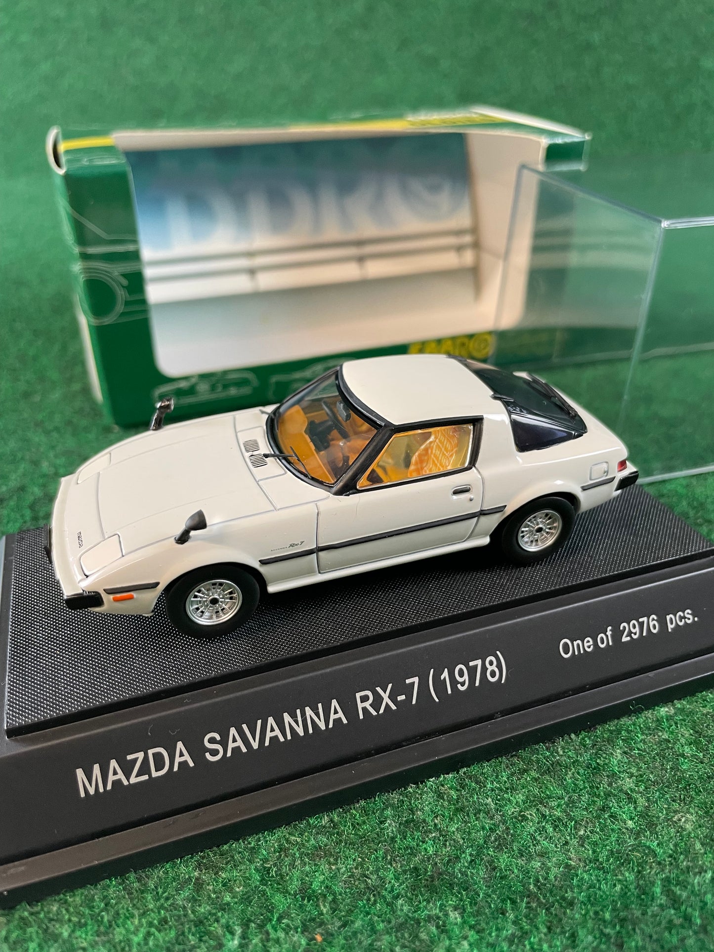 EBBRO Oldies - Mazda Savanna RX-7 1/43 Scale Diecast