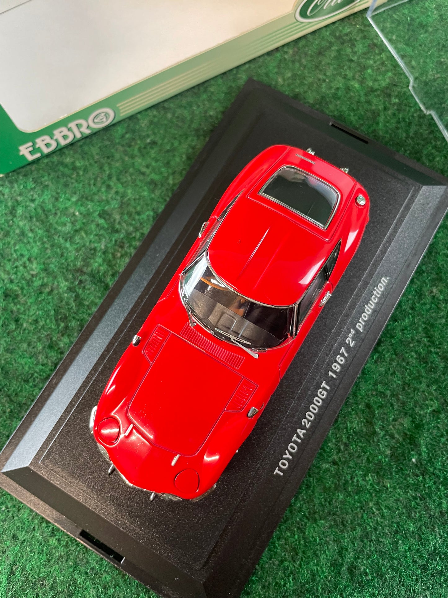 EBBRO - Toyota 2000GT 2nd Production Red 1/43 Scale Diecast