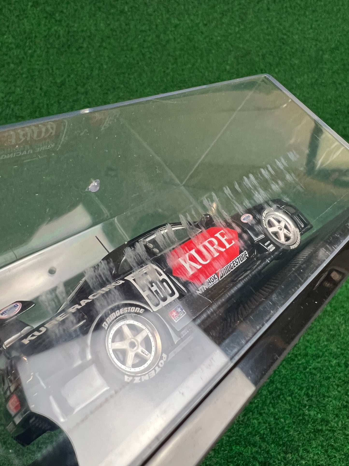 EBBRO Racing Collection - 1996 JGTC KURE 556 Nissan Skyline R33 GTR 1/43 Scale Diecast