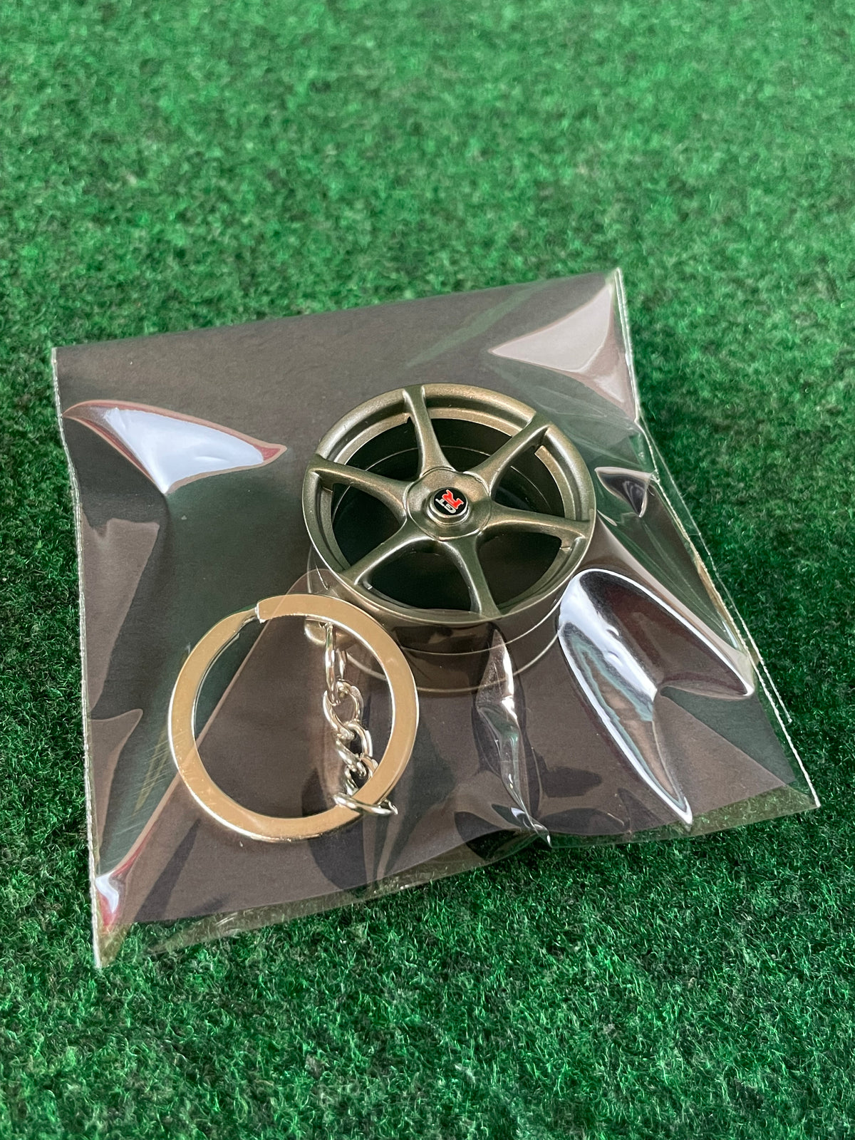 TC Juurokuhoi Vending Machine Nissan Skyline R34 GT-R Wheel Keychain