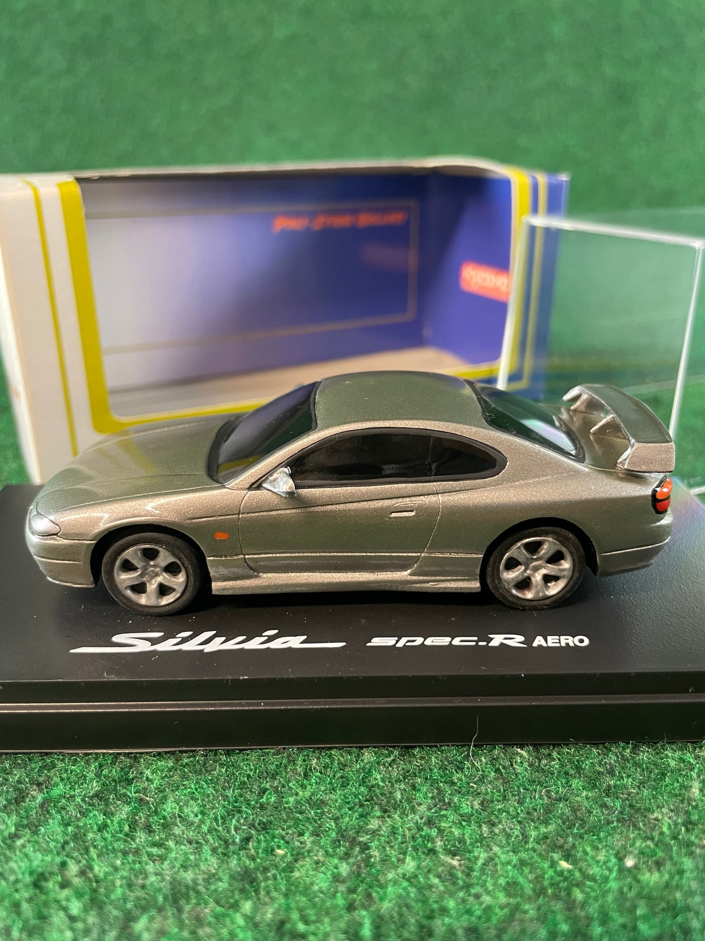 KYOSHO Poly-Stone Gallery Nissan Silvia S15 (Grey) 1/43 Scale Model Diecast Car