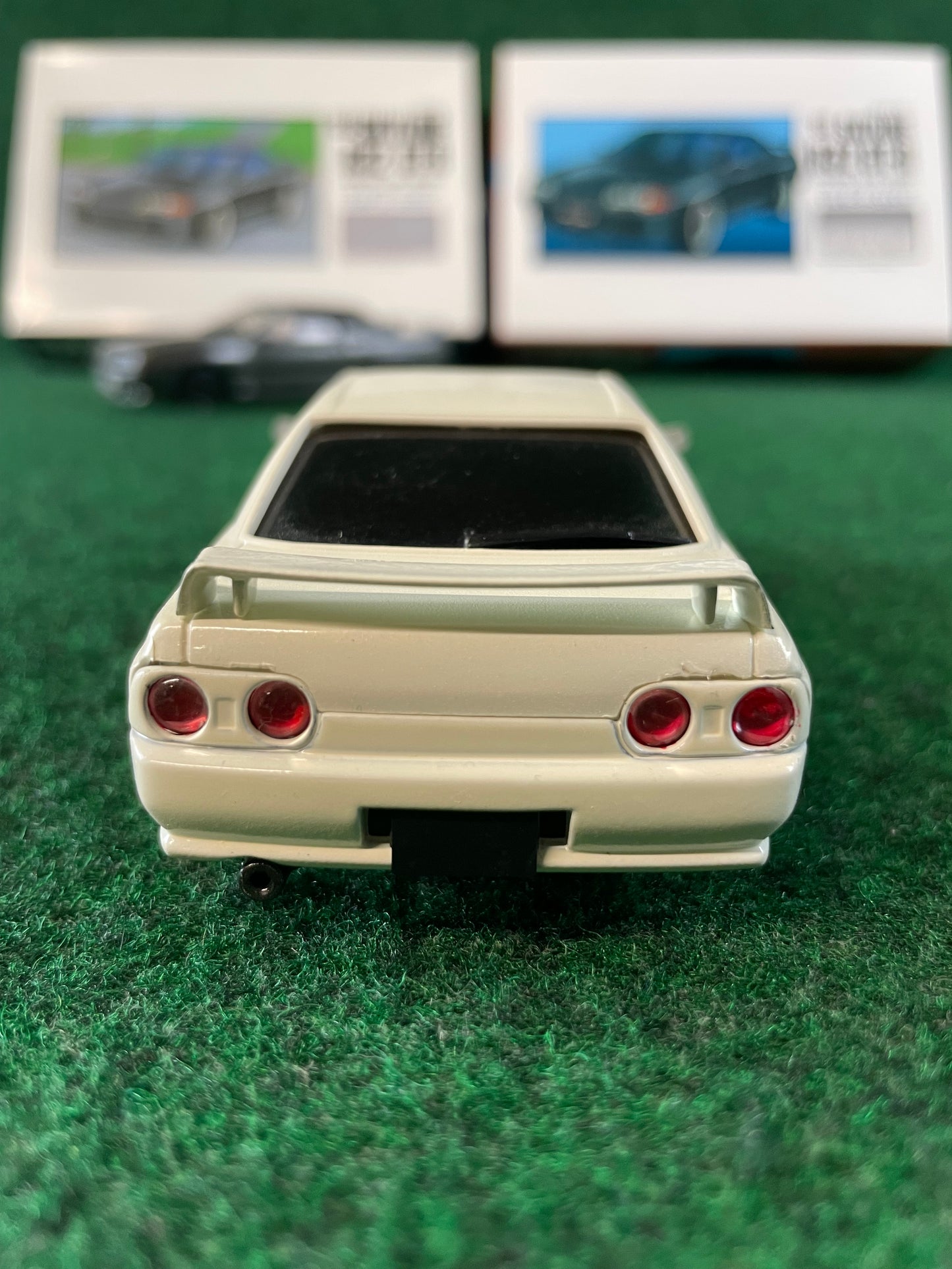 Owners Club - Nissan Skyline R32 GT-R Completed 1/32 Scale Plastic Model Cars