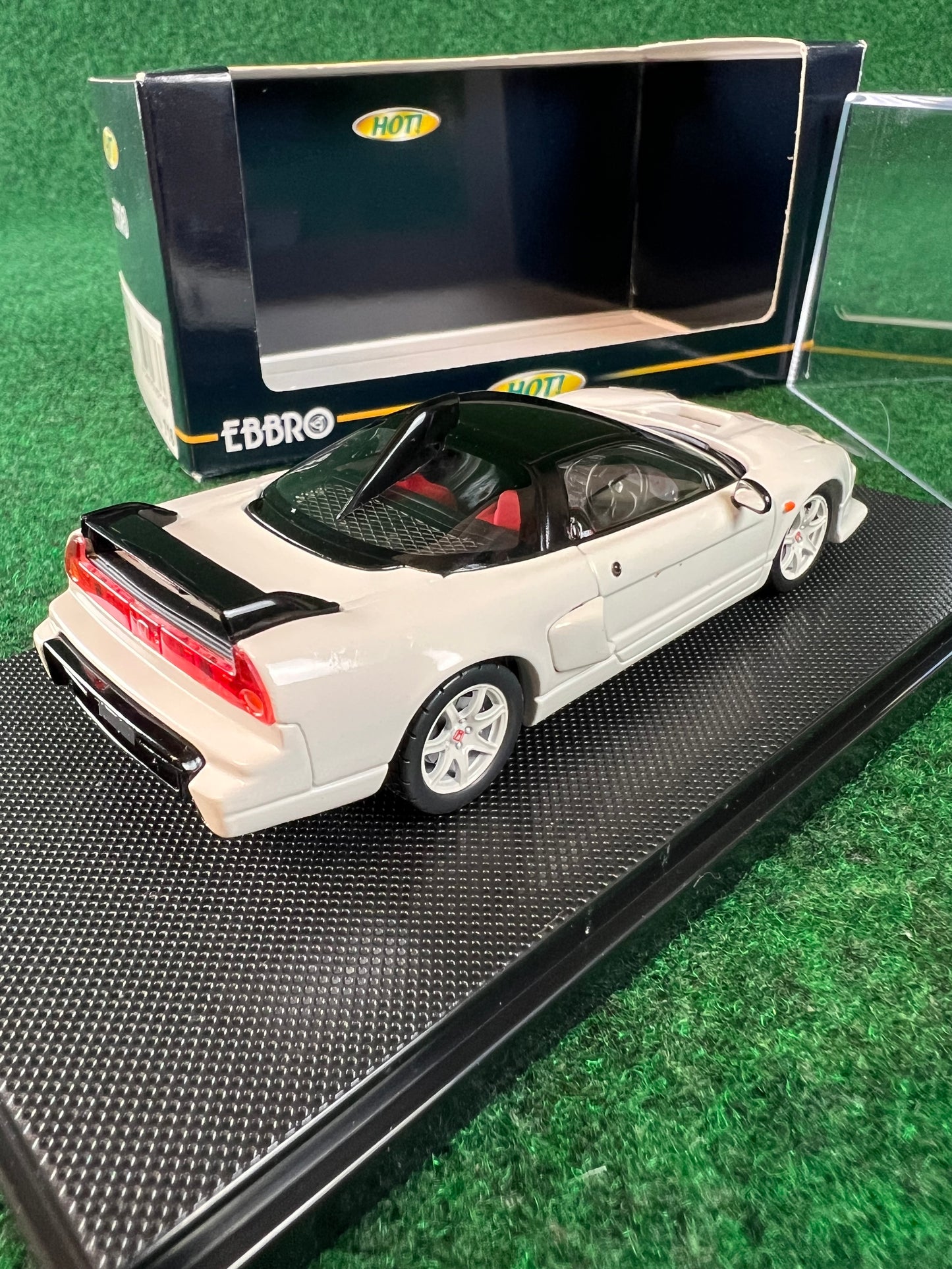 EBBRO Hot! - Honda NSX Type R GT 1/43 Scale Diecast