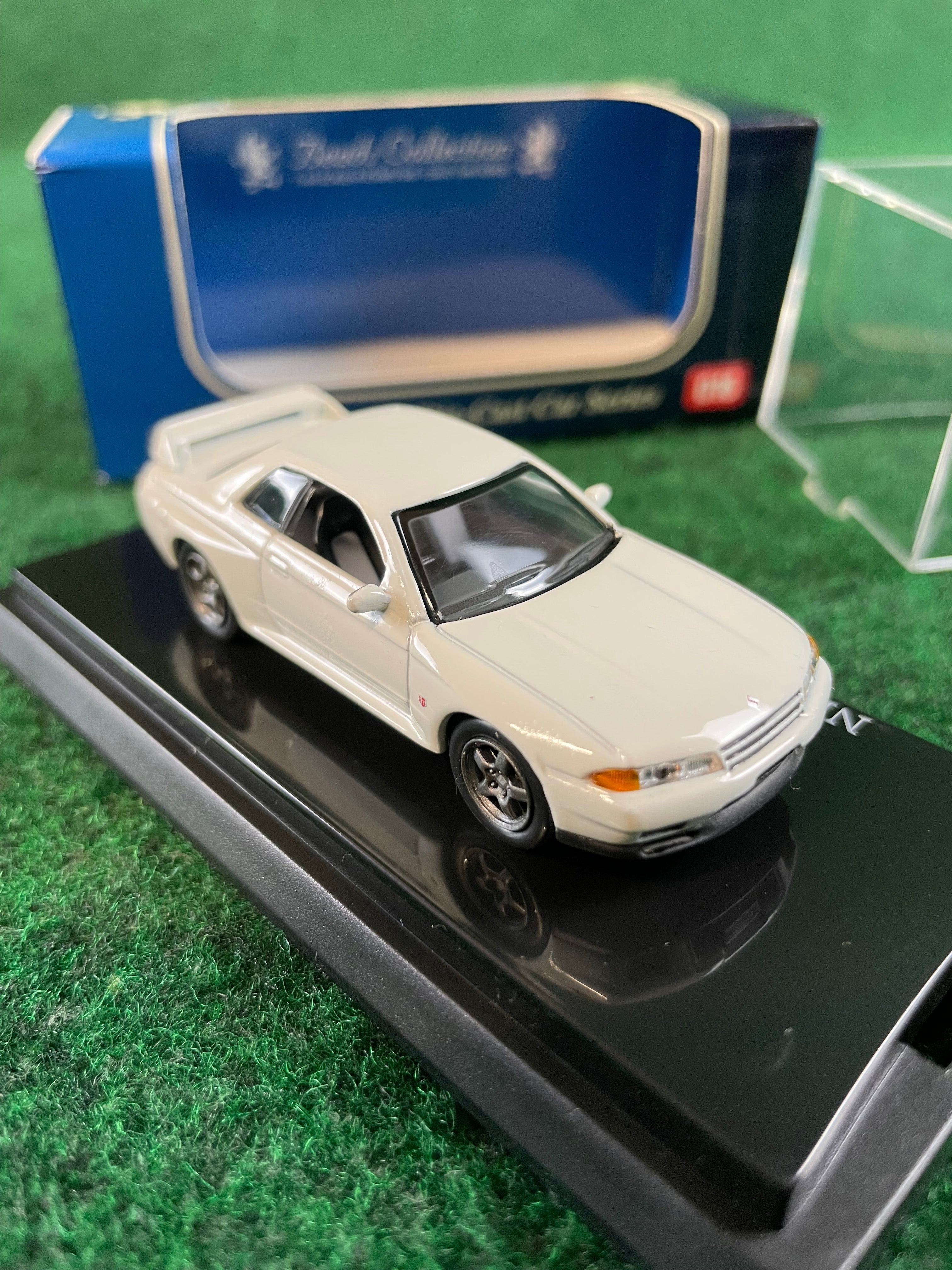 KYOSHO - Beads Collection White Nissan Skyline R32 GT-R 1/64 Scale