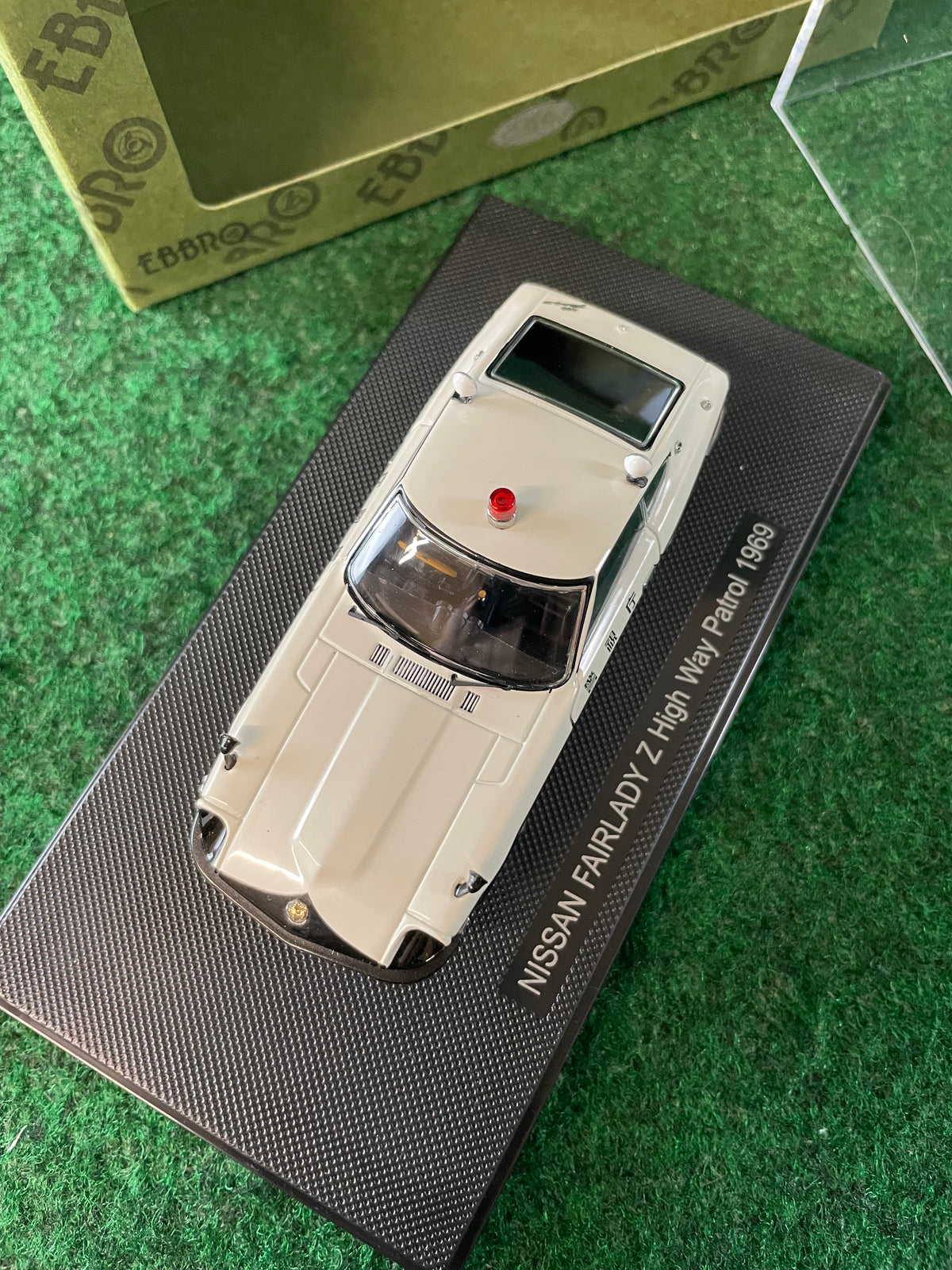 EBBRO Oldies - 1969 Nissan Fairlady Z Highway Patrol Car 1/43 Scale Diecast