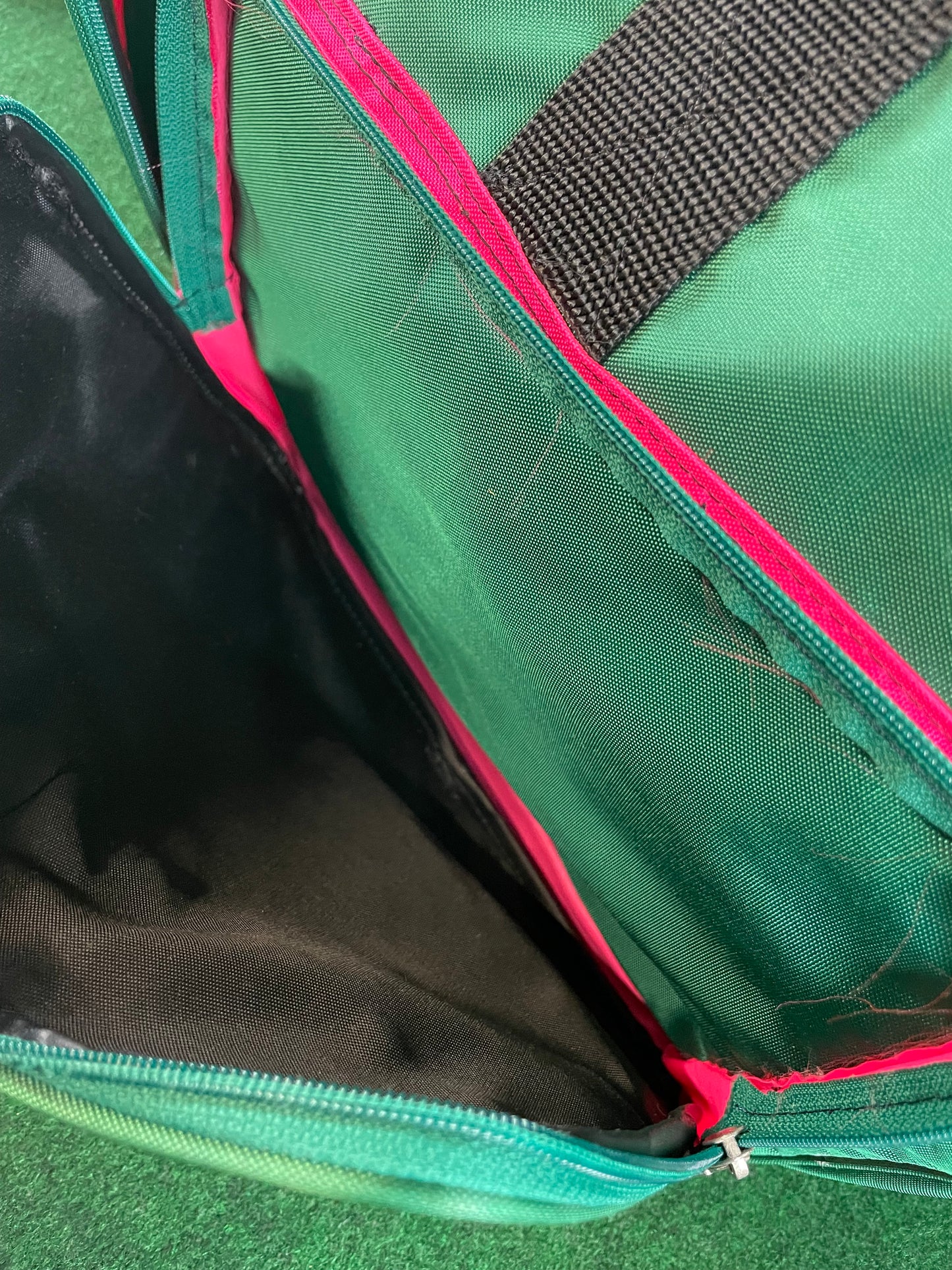 SUPER RACING 77 - Grand Prix Constructor’s History Vintage Duffle Bag