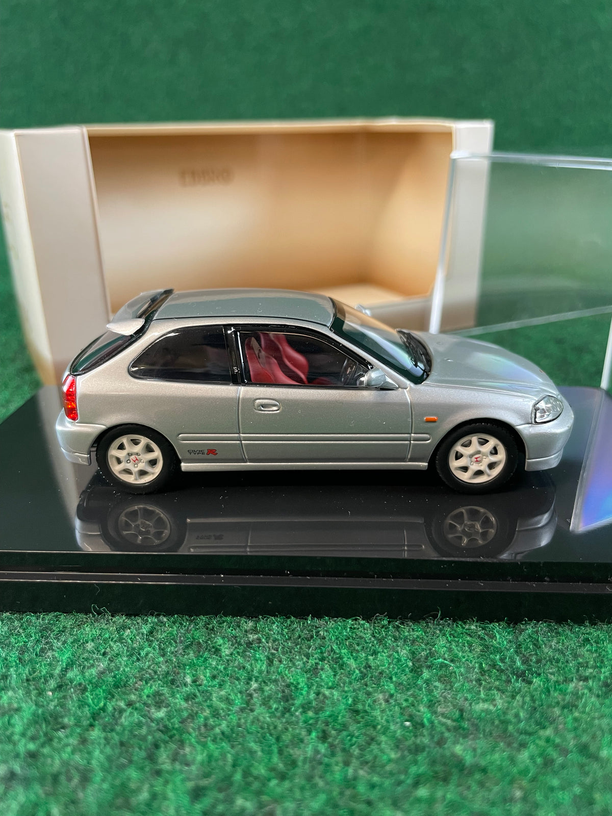 EBBRO Oldies - Honda Civic Type R EK9 Early Version (Silver) 1/43 Scale Diecast