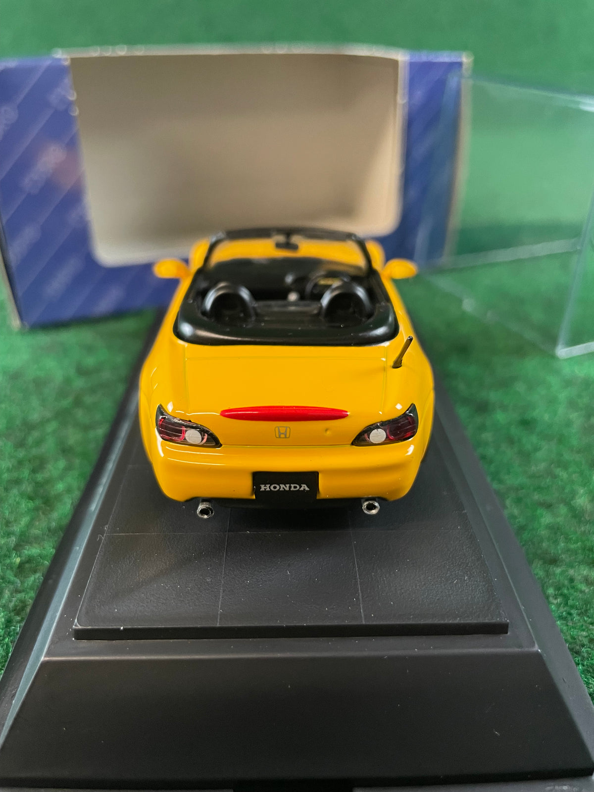 EBBRO 1999 Honda S2000 (Indy Yellow Pearl) 1/43 Scale Diecast
