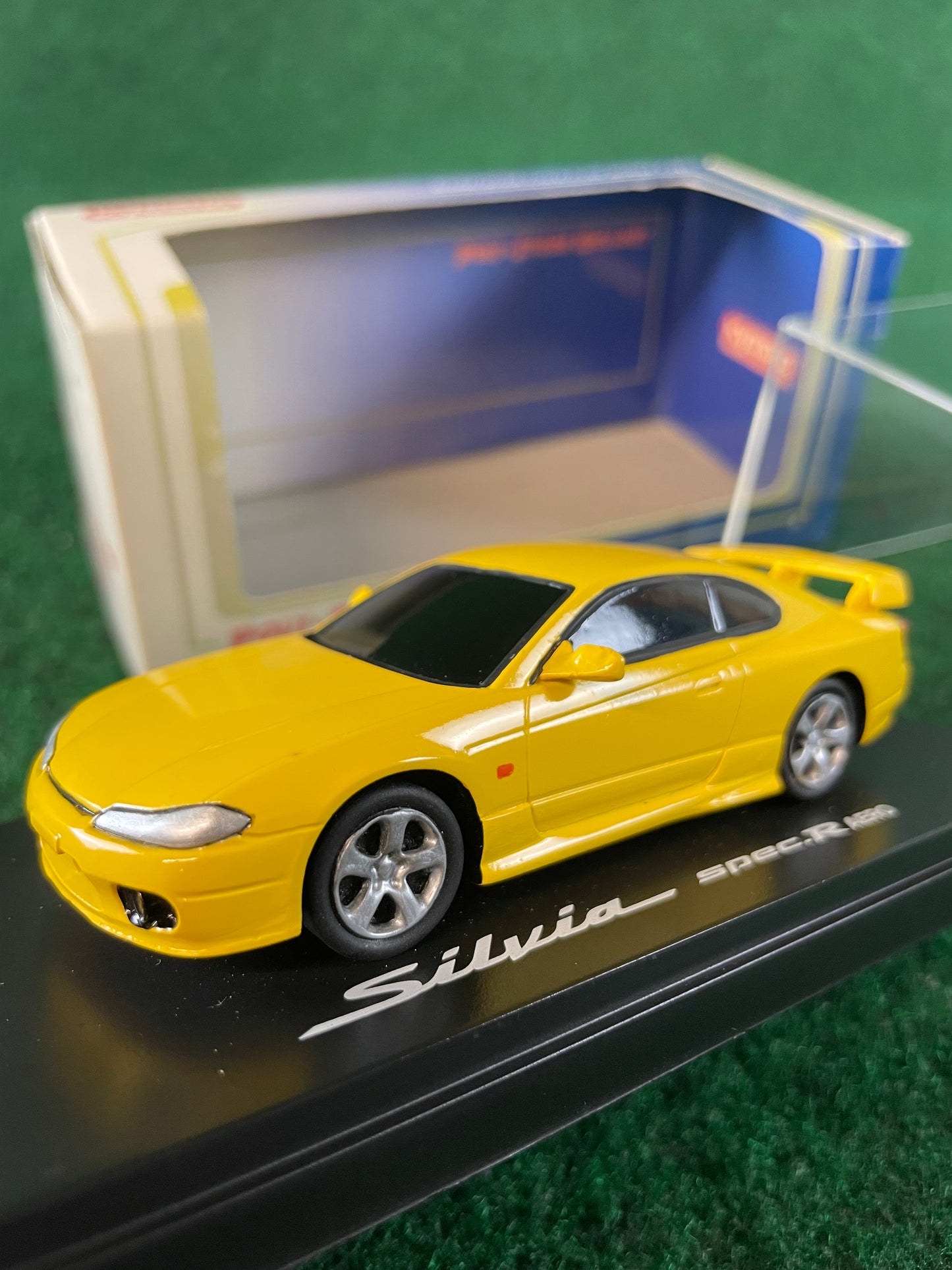 KYOSHO Poly-Stone Gallery Nissan Silvia S15 (Yellow) 1/43 Scale Model Diecast Car