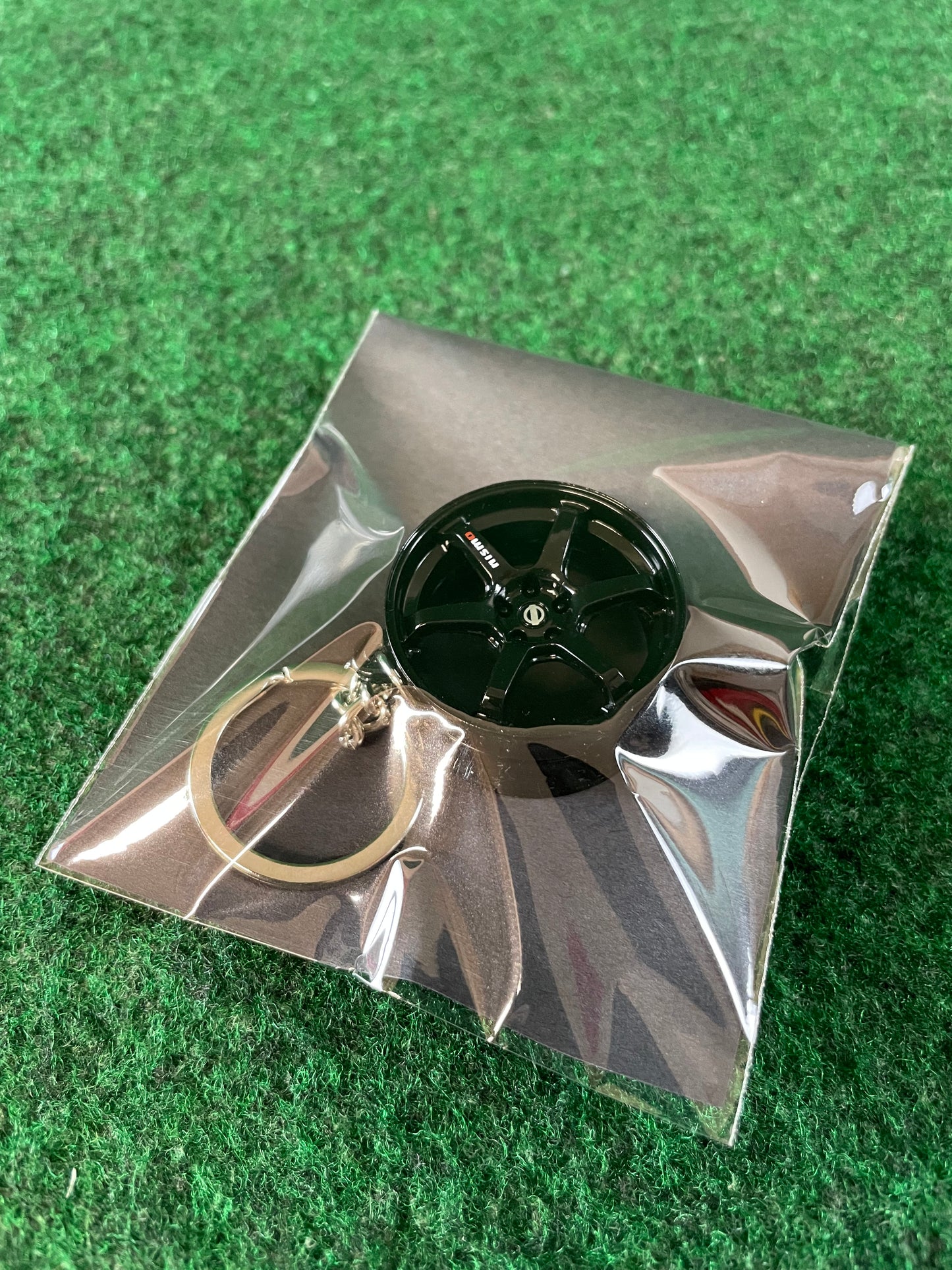 TC Juurokuhoi Vending Machine Nissan R35 GT-R NISMO Wheel Keychain