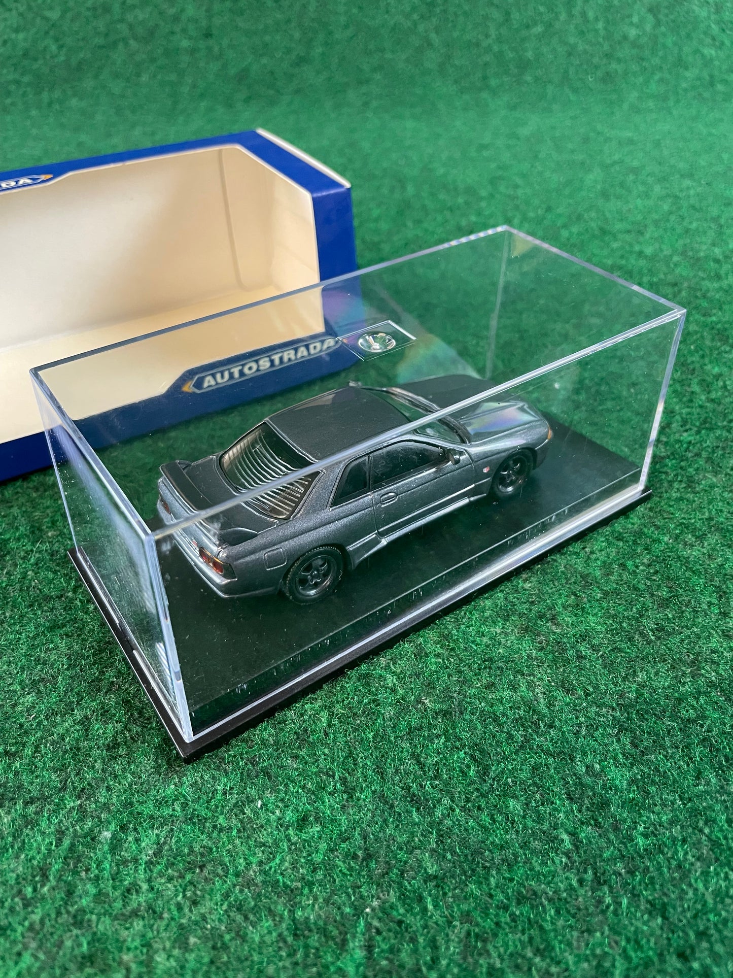 Autostrada - Nissan Skyline R32 GT-R (Gunmetal Gray) 1/43 Scale Diecast