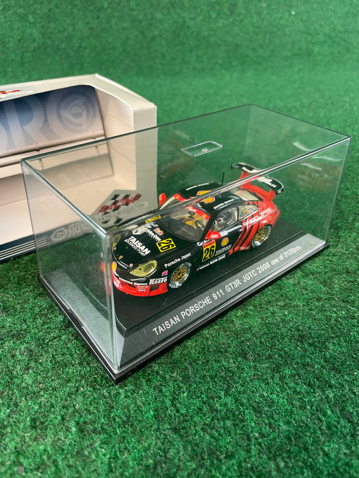 EBBRO Racing Car Collection - 2000 Taisan ADVAN Eclipse Porsche 911 GT3R 1/43 Scale Diecast