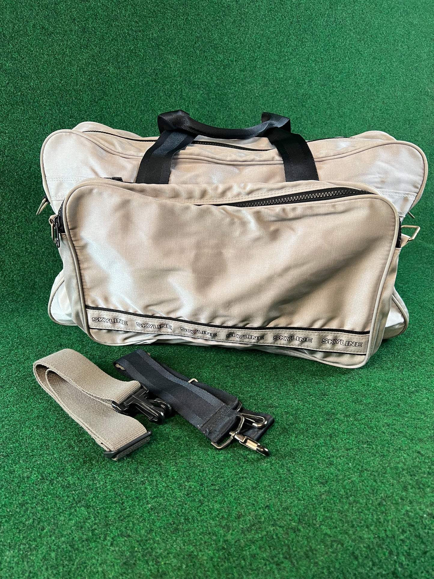 SKYLINE - Nissan Vintage Travel Bag Set R30 R31 Era