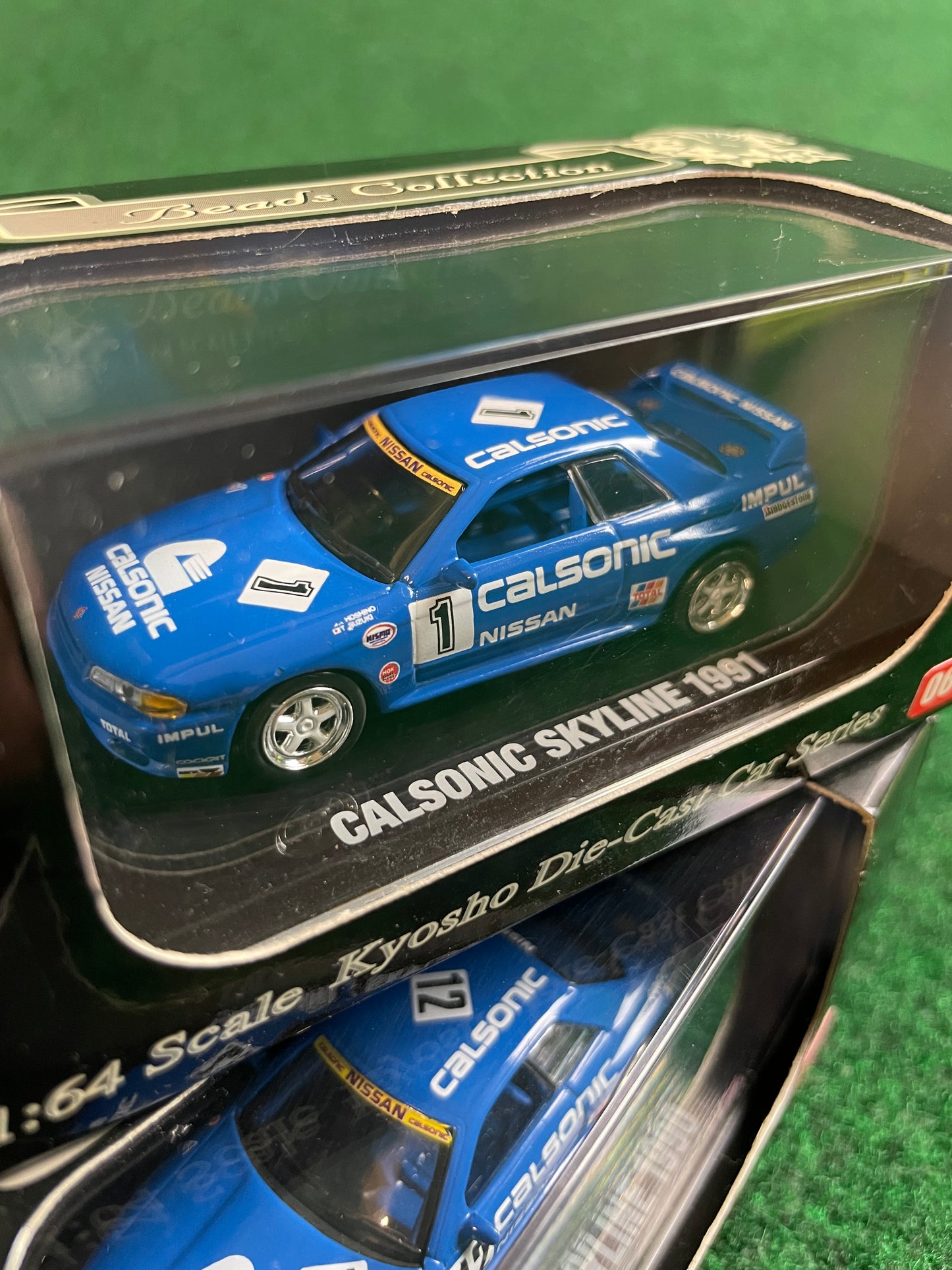KYOSHO - Beads Collection 1990 & 1991 Calsonic IMPUL Nissan Skyline R32 GT-R 1/64 Scale Diecast Set