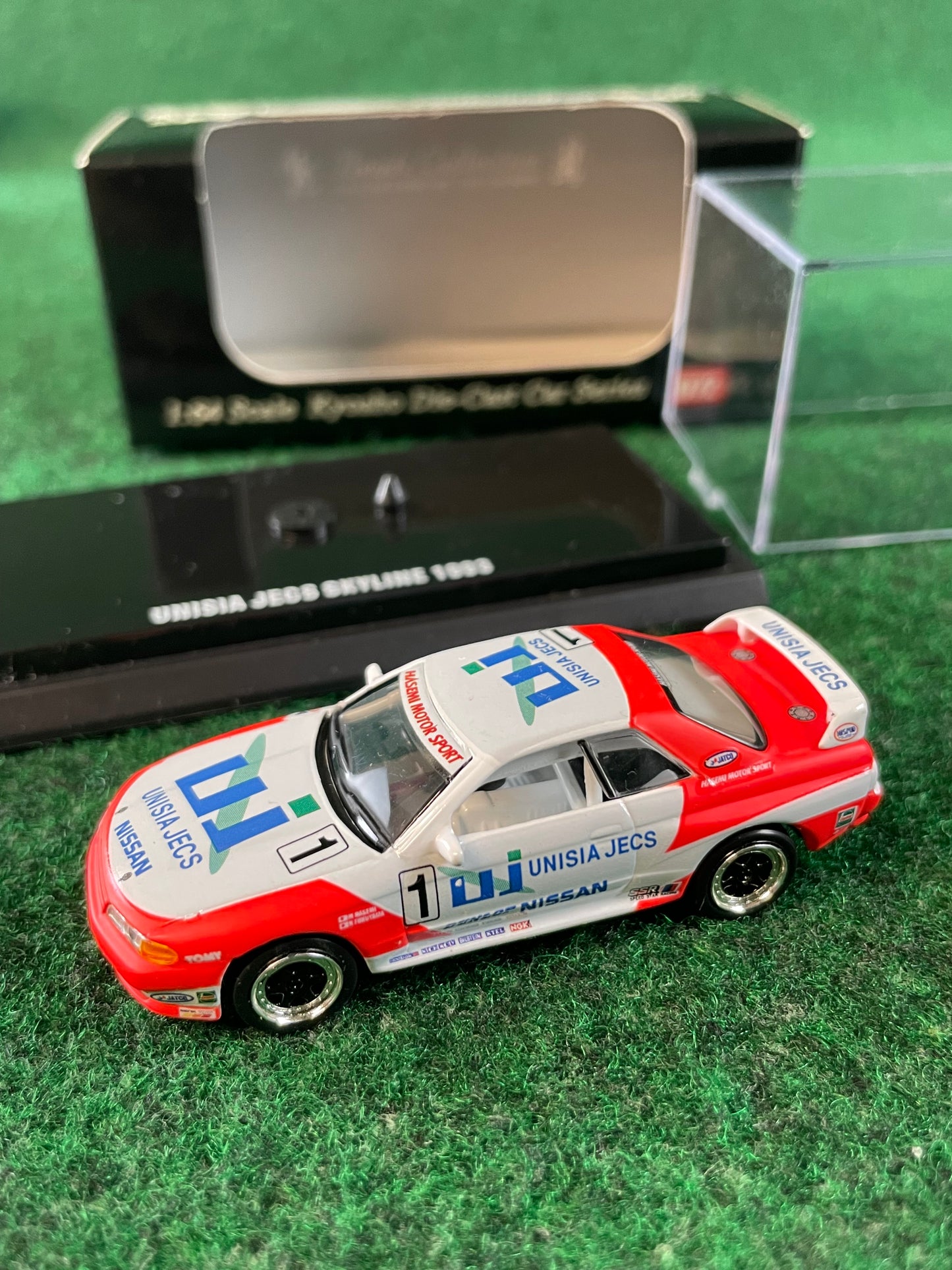KYOSHO - Beads Collection 1992 & 1993 Unisia JECS Nissan Skyline R32 GT-R 1/64 Scale Diecast Set
