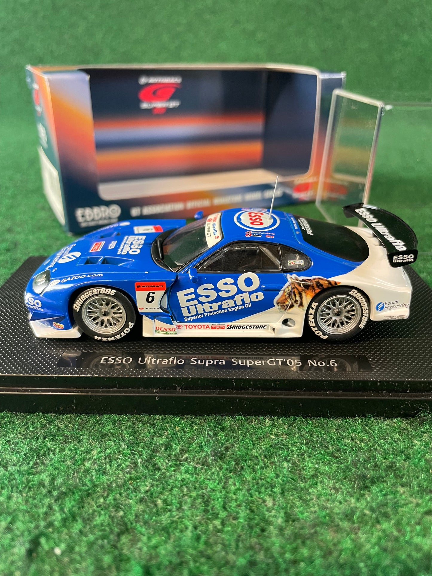 EBBRO Super GT 2005 ESSO Ultraflo Toyota Supra 1/43 Scale Diecast