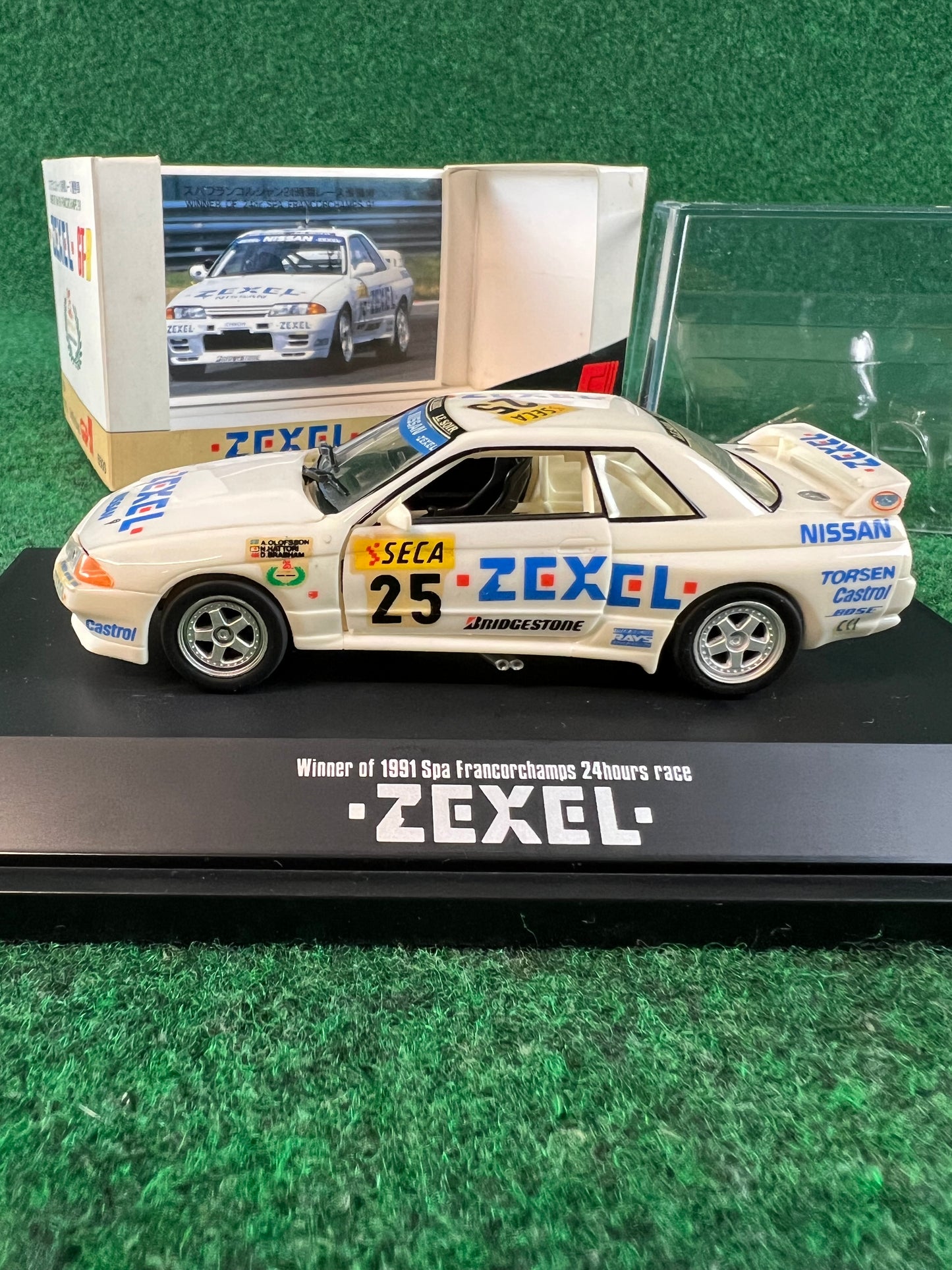 ROSSO - Zexel No. 25 WINNER OF 24hr SPA FRANCORCHAMPS '91 Nissan Skyline R32 GT-R 1/43 Scale Model Car