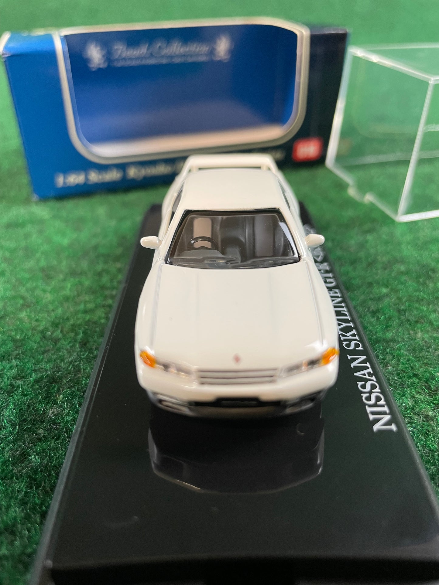 KYOSHO - Beads Collection White Nissan Skyline R32 GT-R 1/64 Scale Diecast