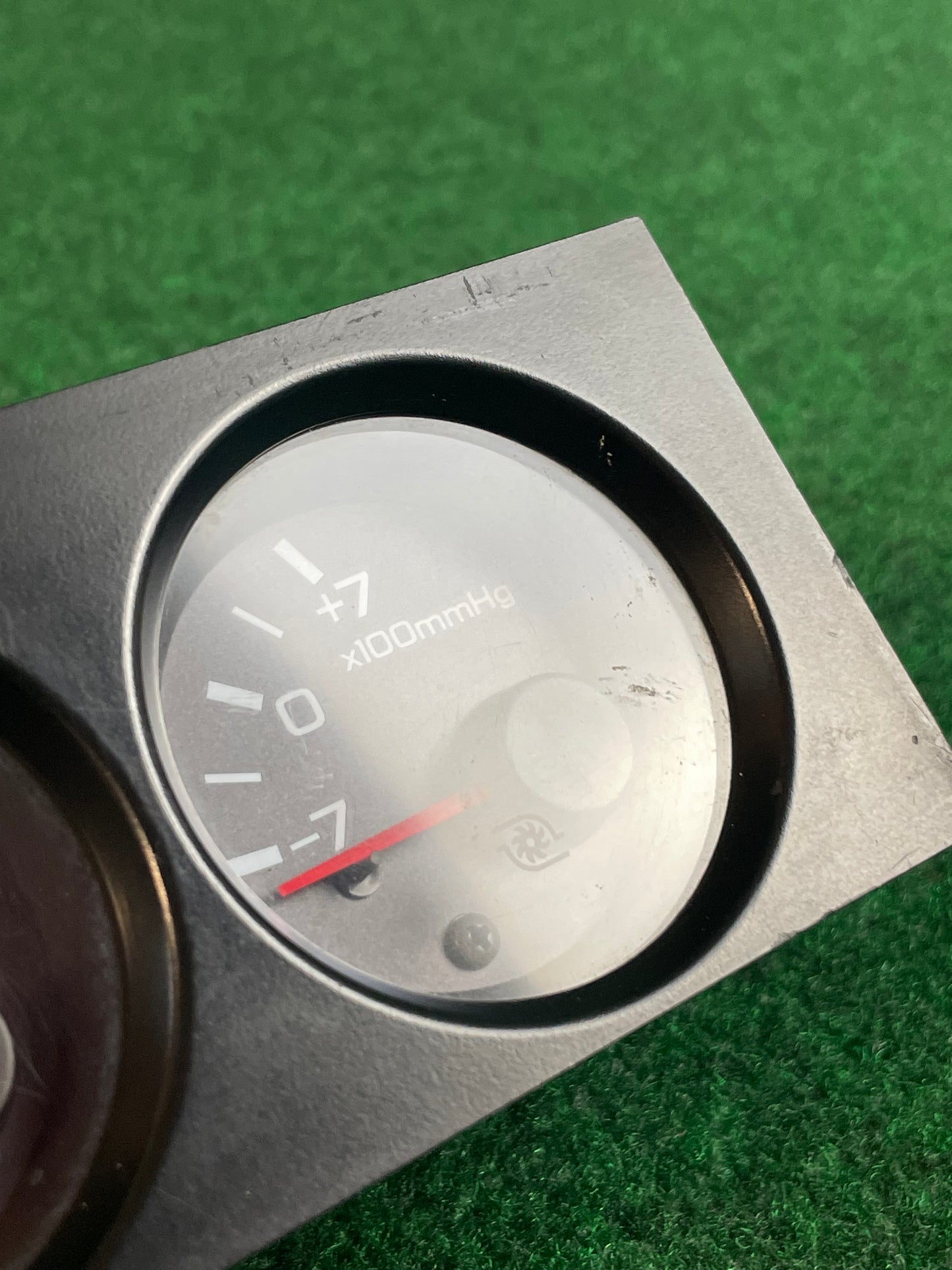 Nissan Skyline R32 GT-R Factory JDM Center Dash Triple Gauge Cluster