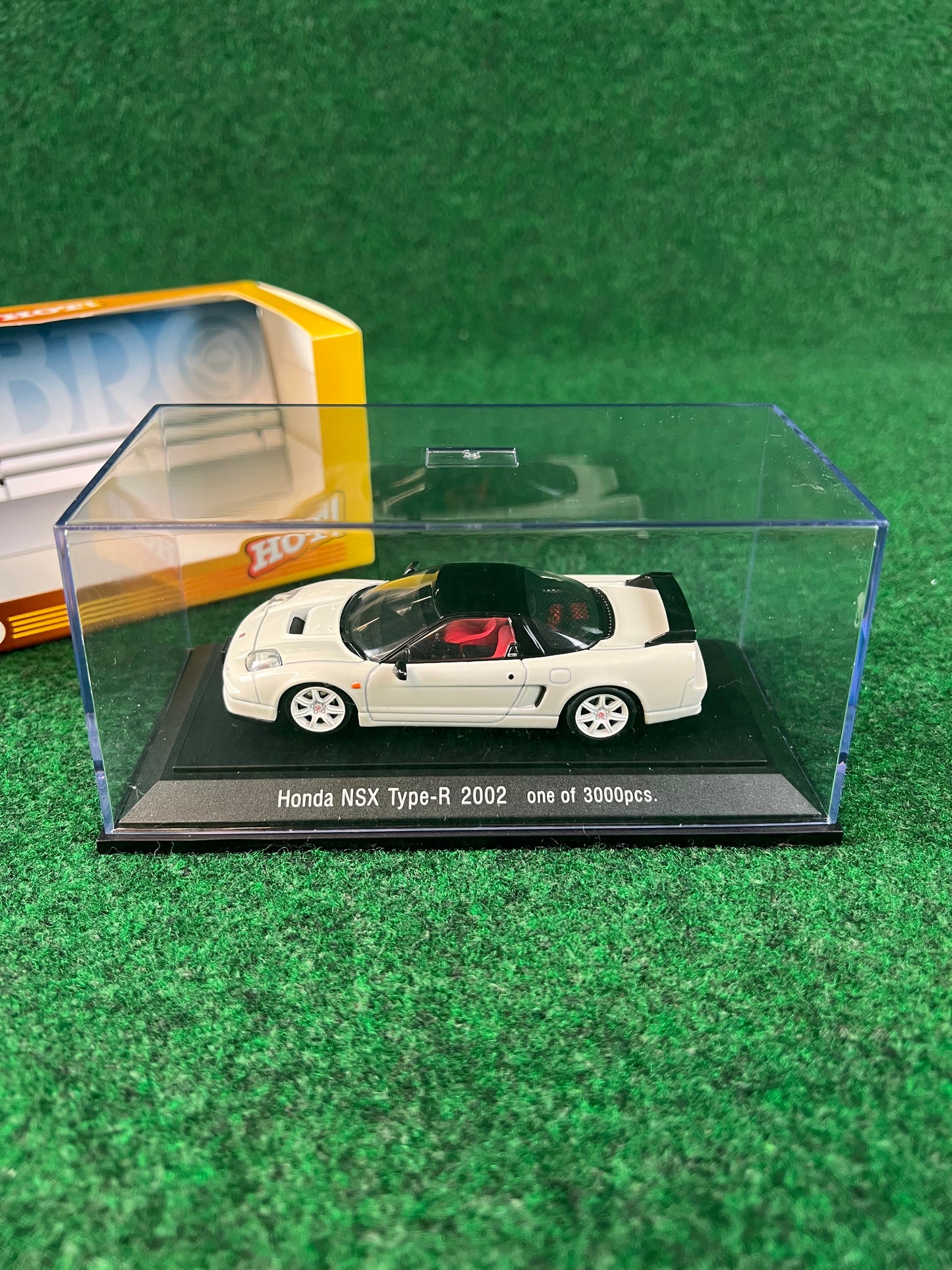 EBBRO HOT - 2001 Honda NSX Type-R White 1/43 Scale Diecast