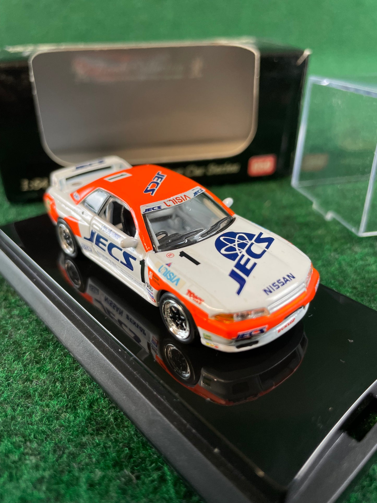 KYOSHO - Beads Collection 1992 & 1993 Unisia JECS Nissan Skyline R32 GT-R 1/64 Scale Diecast Set