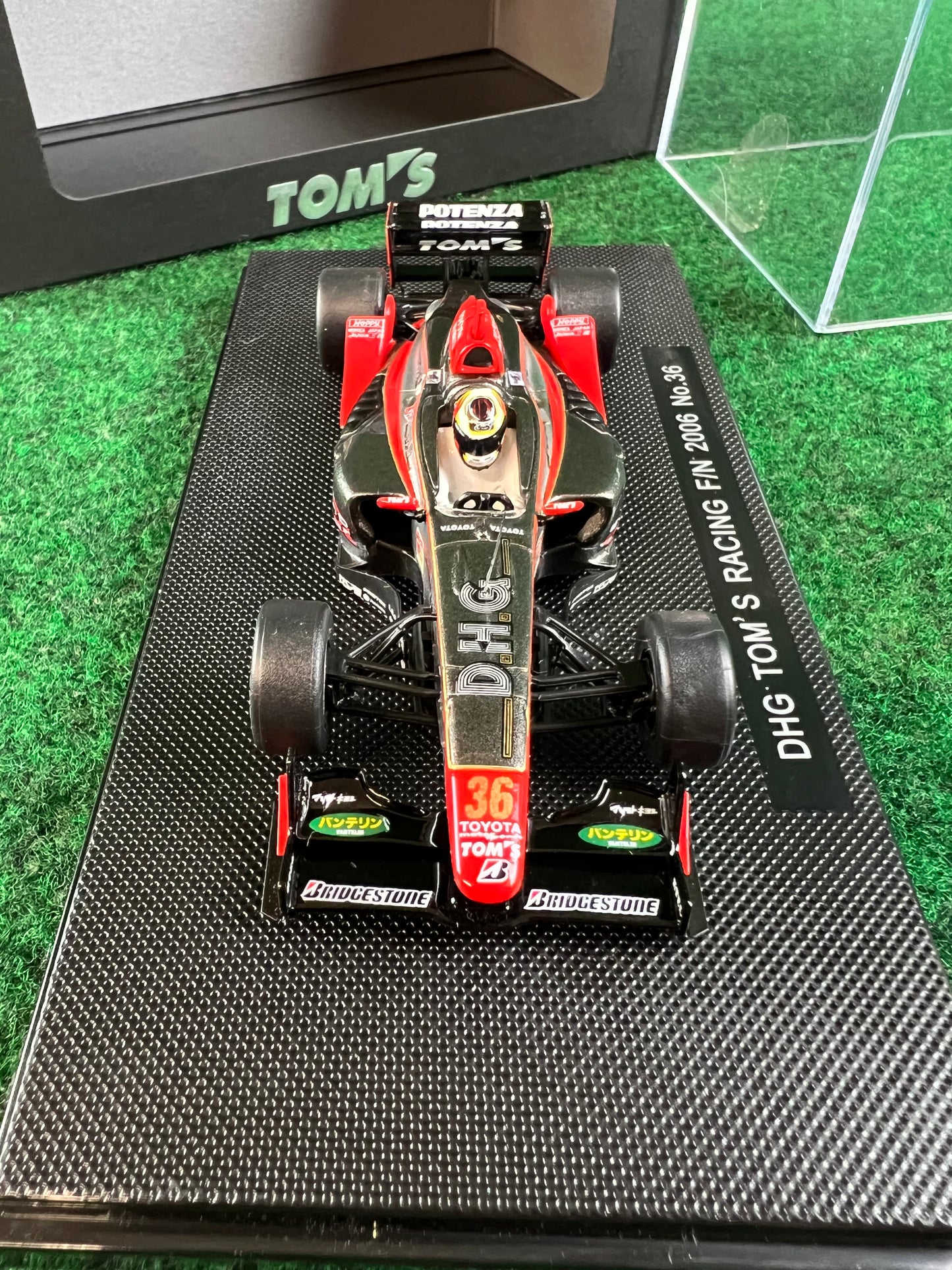 EBBRO - TOM'S Toyota Racing Formula Nippon 2006 Round 6 Suzuka DHG No. 36 1/43 Scale Diecast