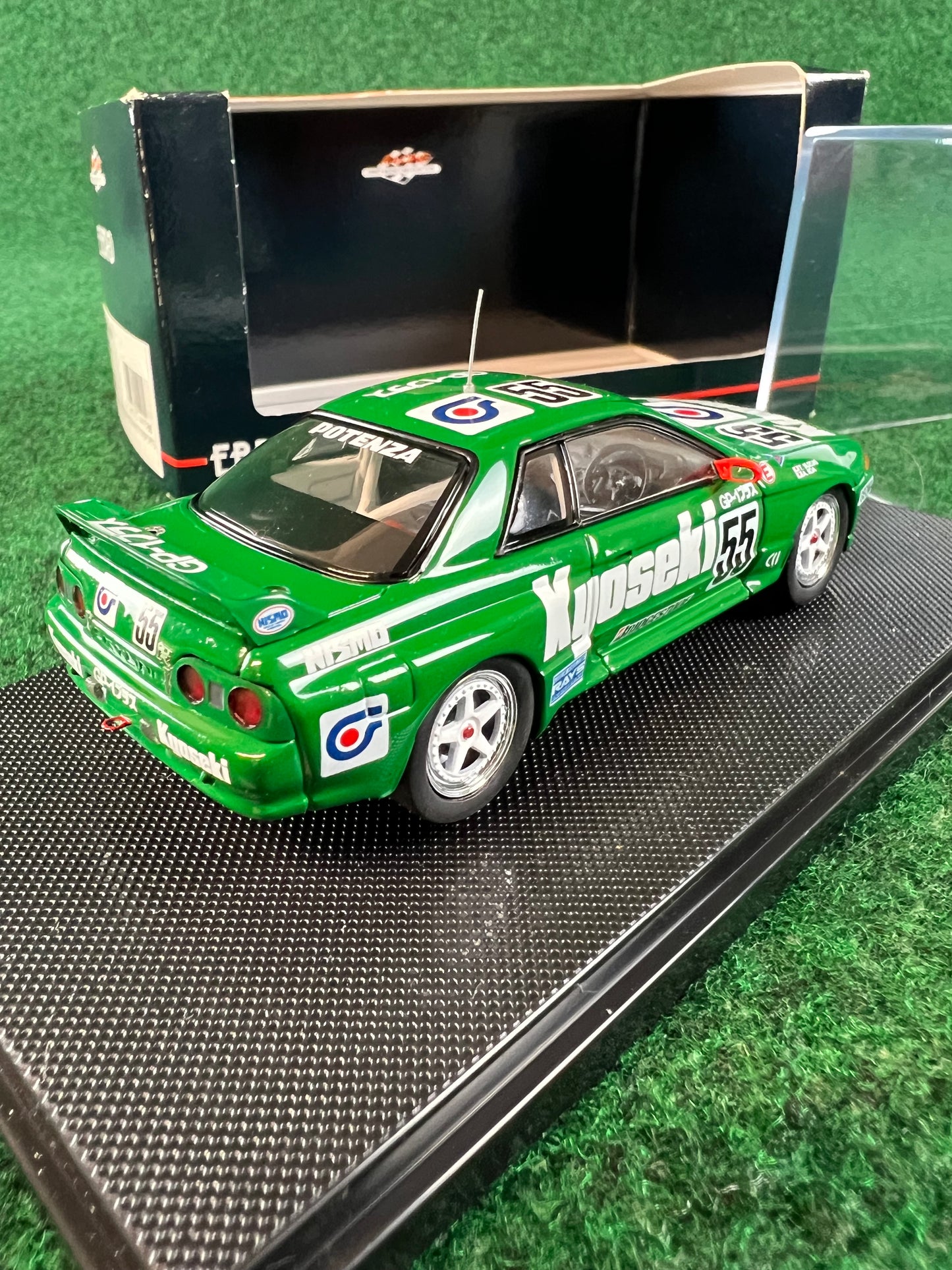 EBBRO Racing Collection Kyoseki 1993 Nissan Skyline R32 GTR 1/43 Scale Diecast