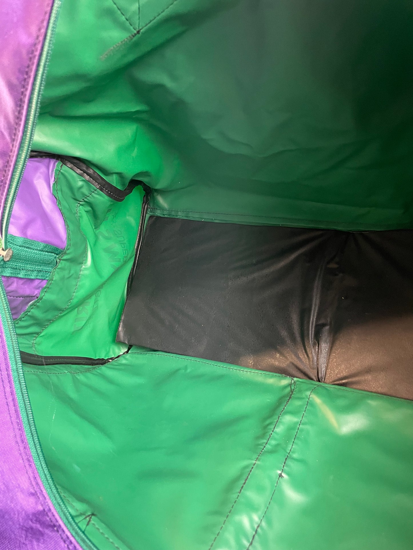 SUPER RACING 77 - Grand Prix Constructor’s History Vintage Duffle Bag