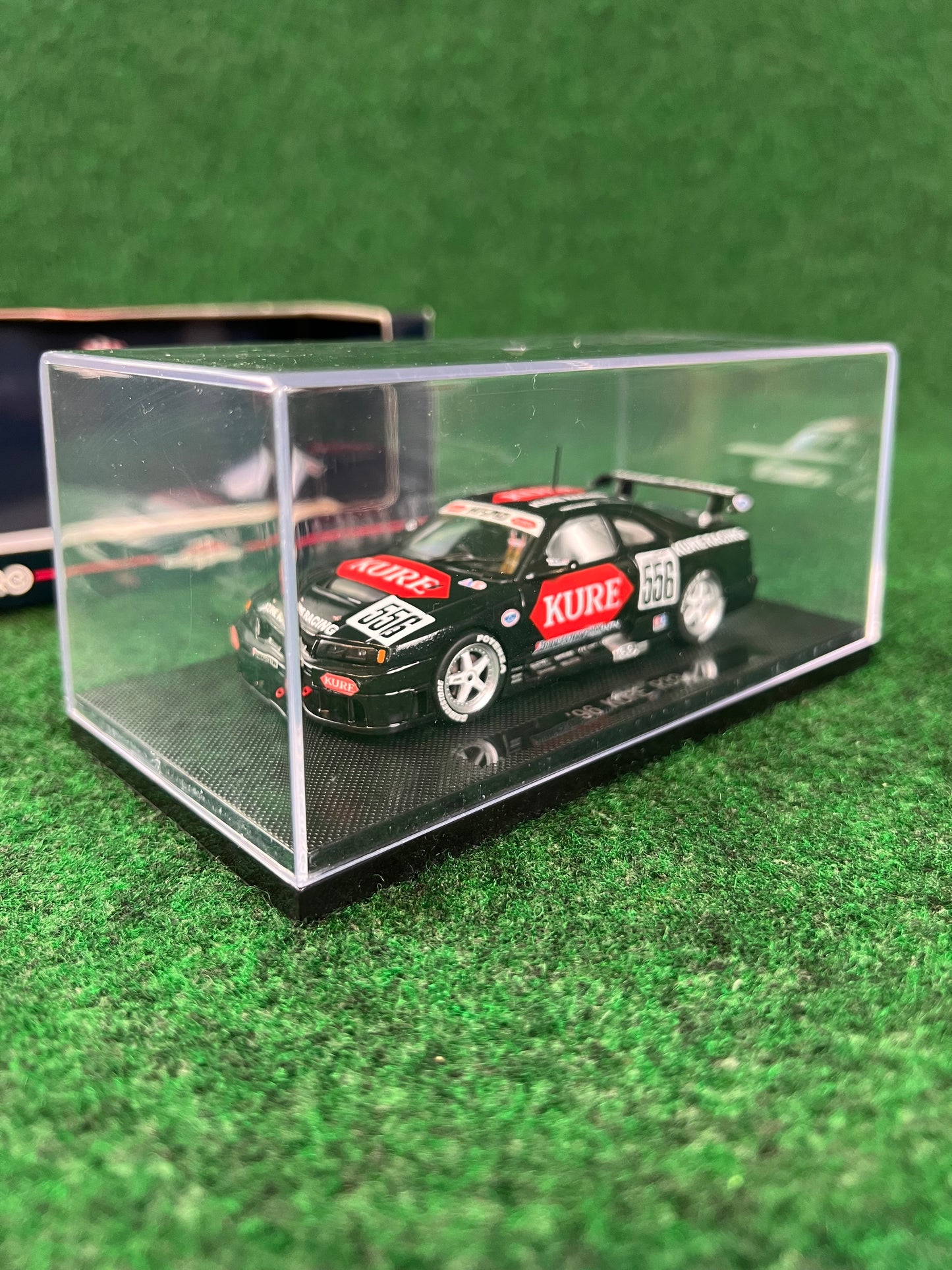 EBBRO Racing Collection - 1996 JGTC KURE 556 Nissan Skyline R33 GTR 1/43 Scale Diecast