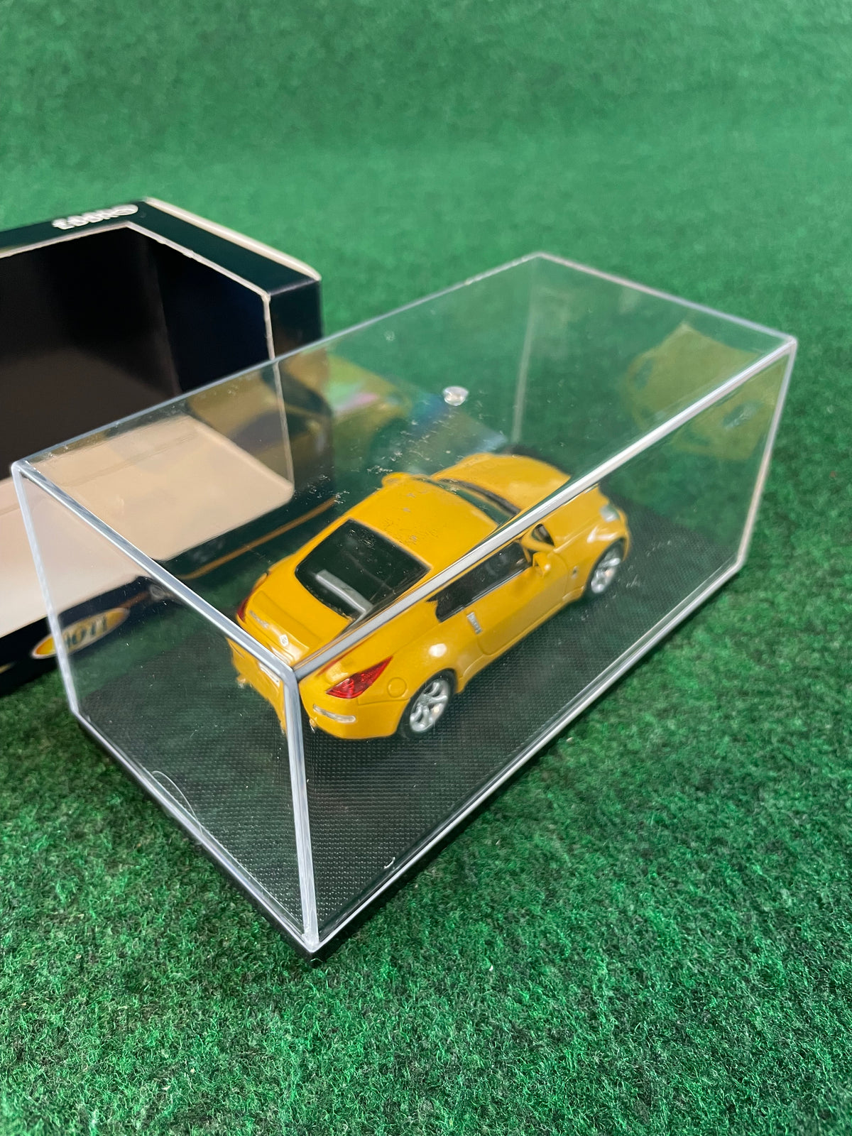 EBBRO - 2007 Nissan Fairlady Z Yellow 1/43 Scale Diecast