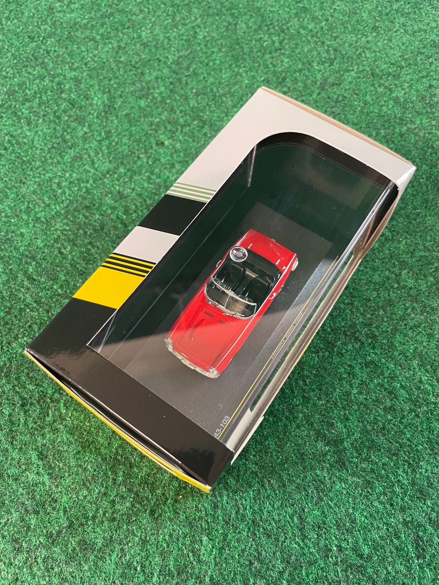 First43 Honda S800 Red Roof Open 1/43 Scale Diecast